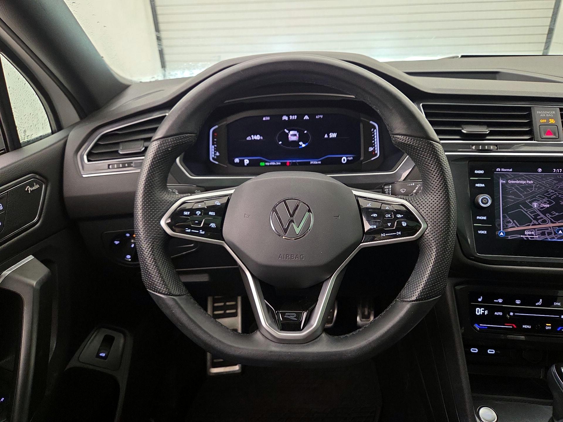 Thumbnail: 2023 Volkswagen Tiguan - 10