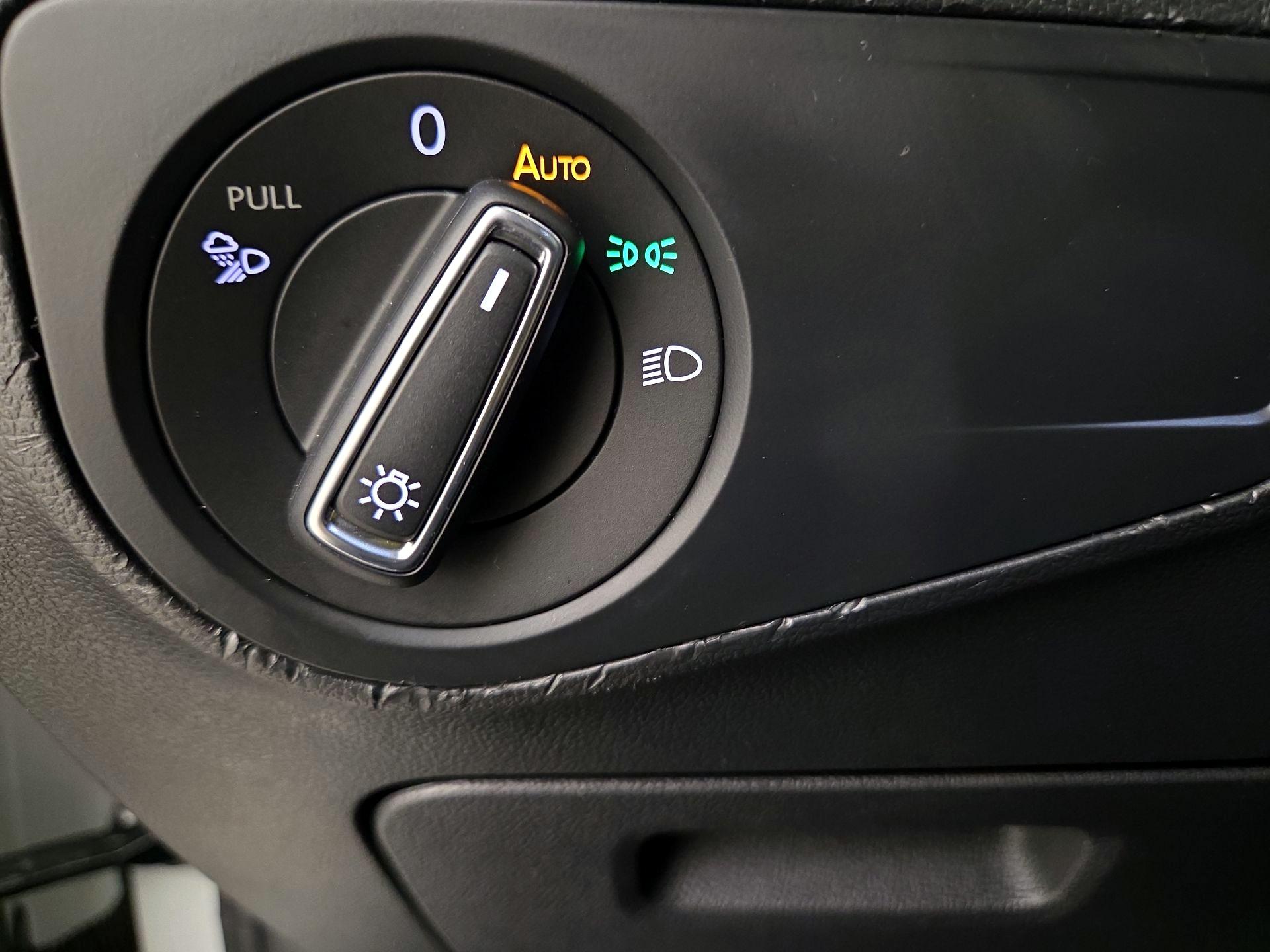 Thumbnail: 2023 Volkswagen Tiguan - 13