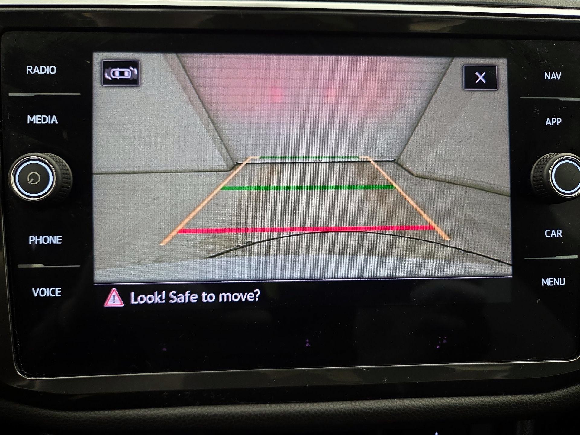 Thumbnail: 2023 Volkswagen Tiguan - 15