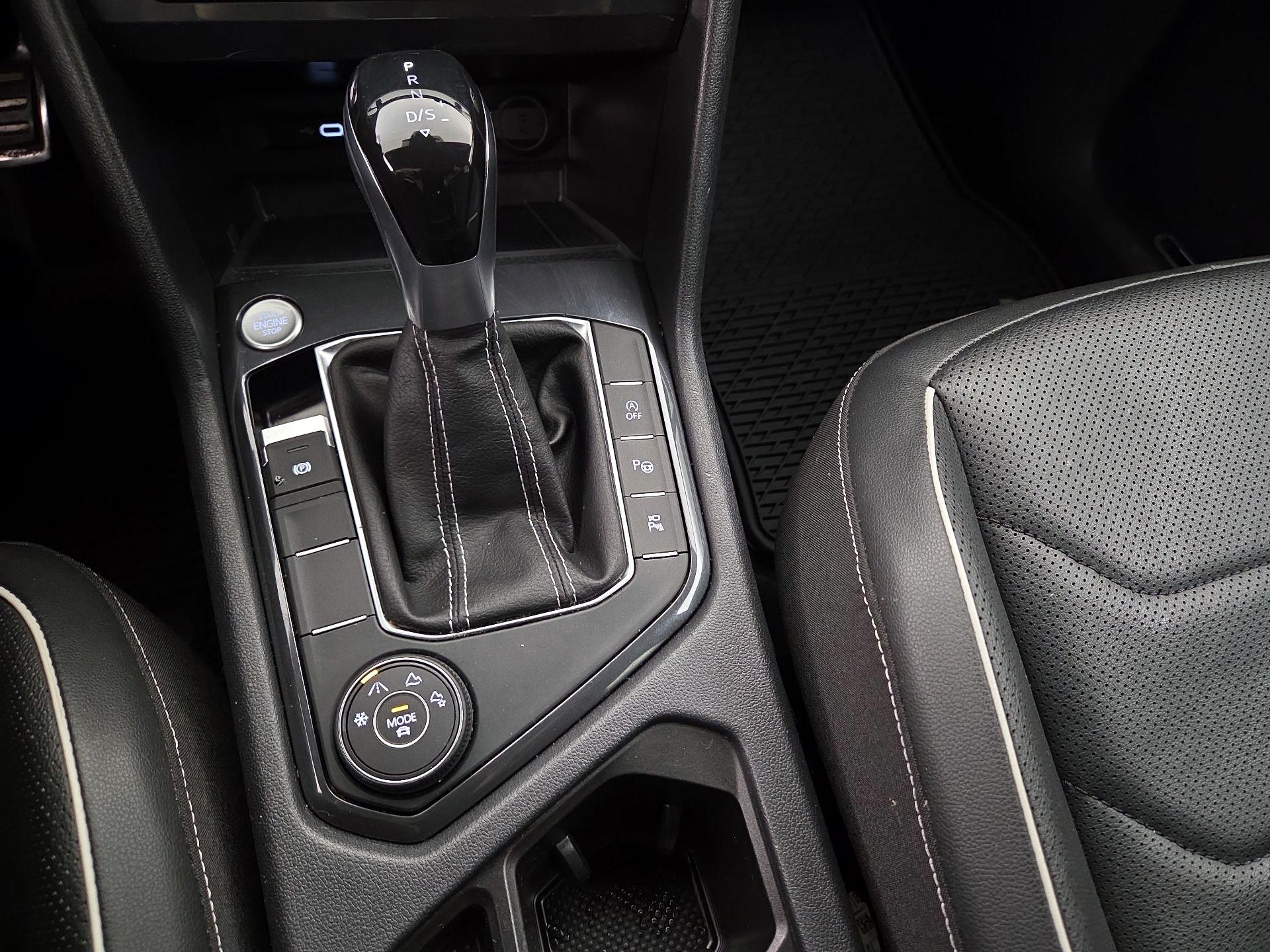 Thumbnail: 2023 Volkswagen Tiguan - 18