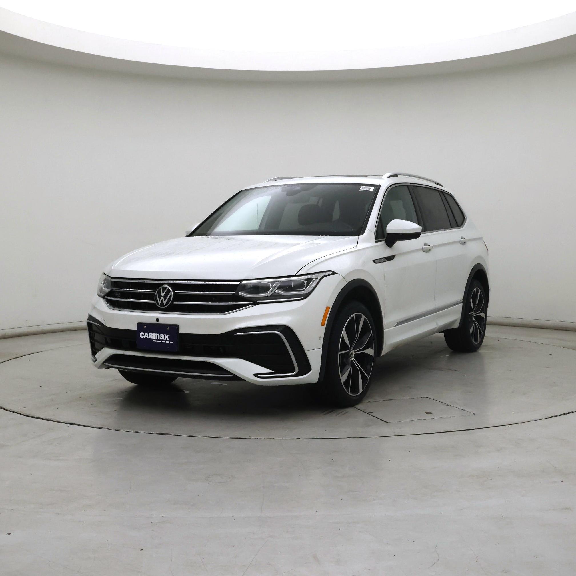 Thumbnail: 2023 Volkswagen Tiguan - 4