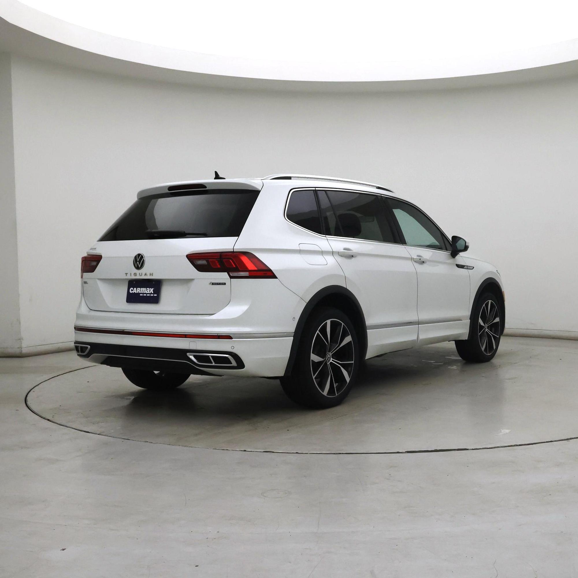 Thumbnail: 2023 Volkswagen Tiguan - 8