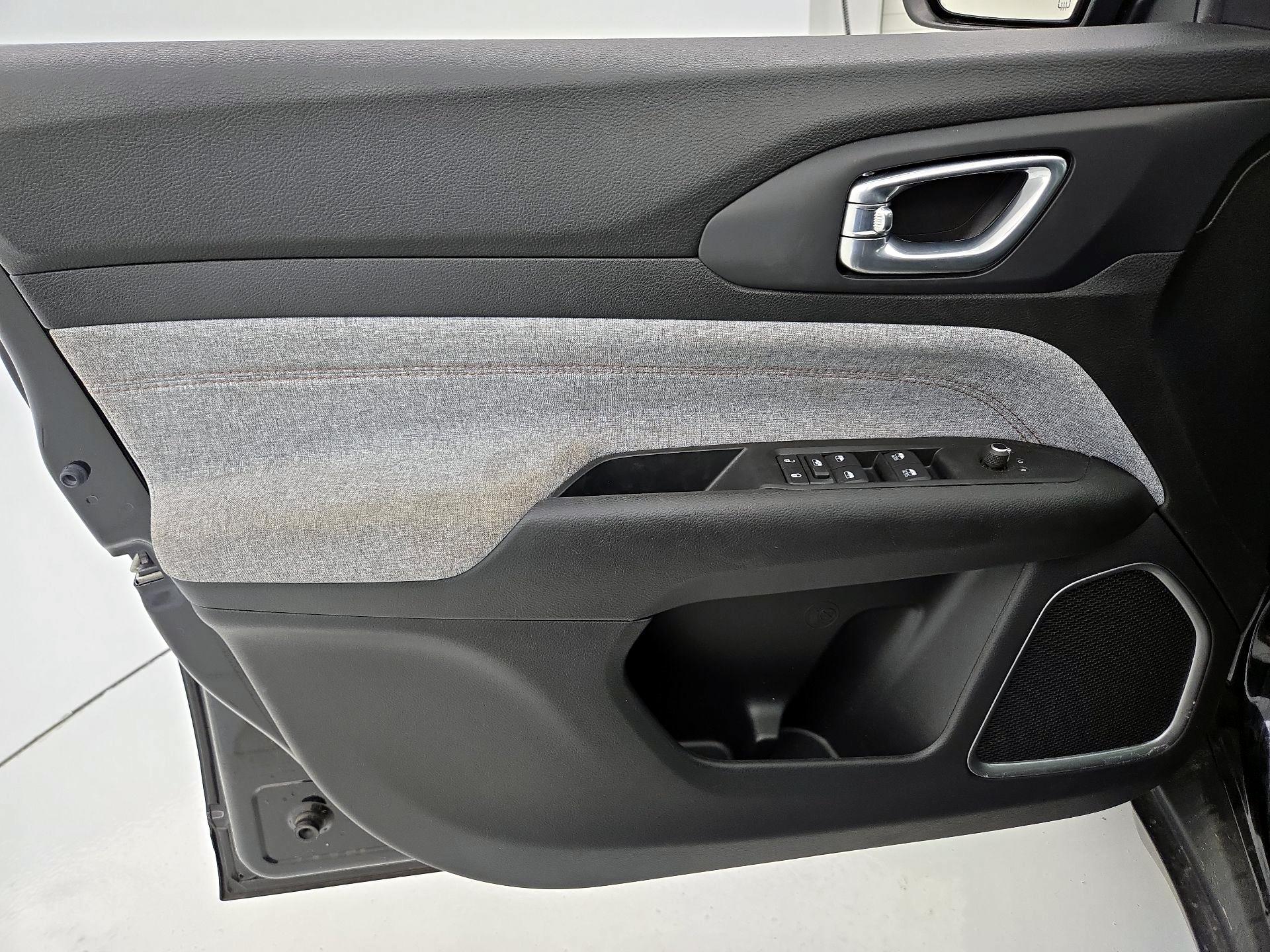 Thumbnail: 2022 Jeep Compass - 12