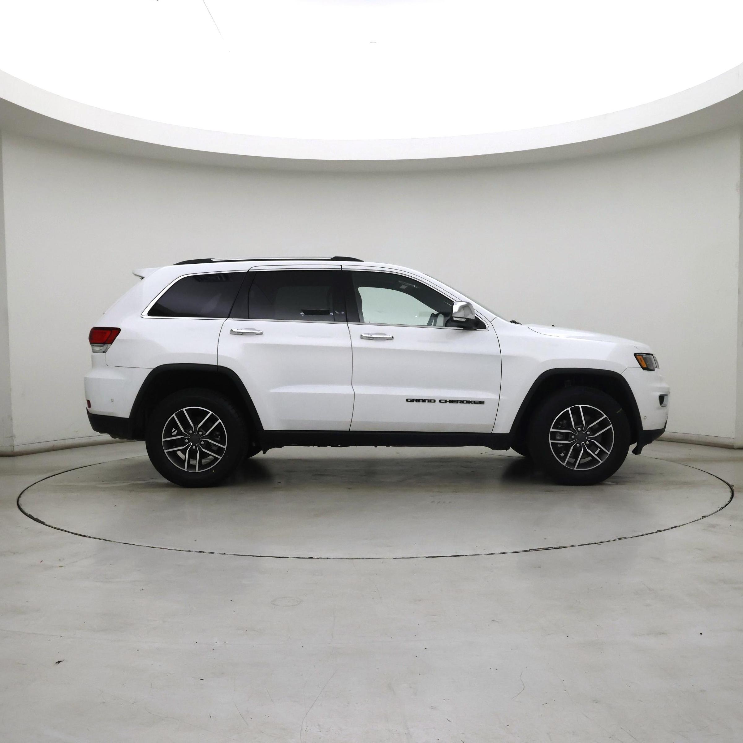 Thumbnail: 2021 Jeep Grand Cherokee - 7