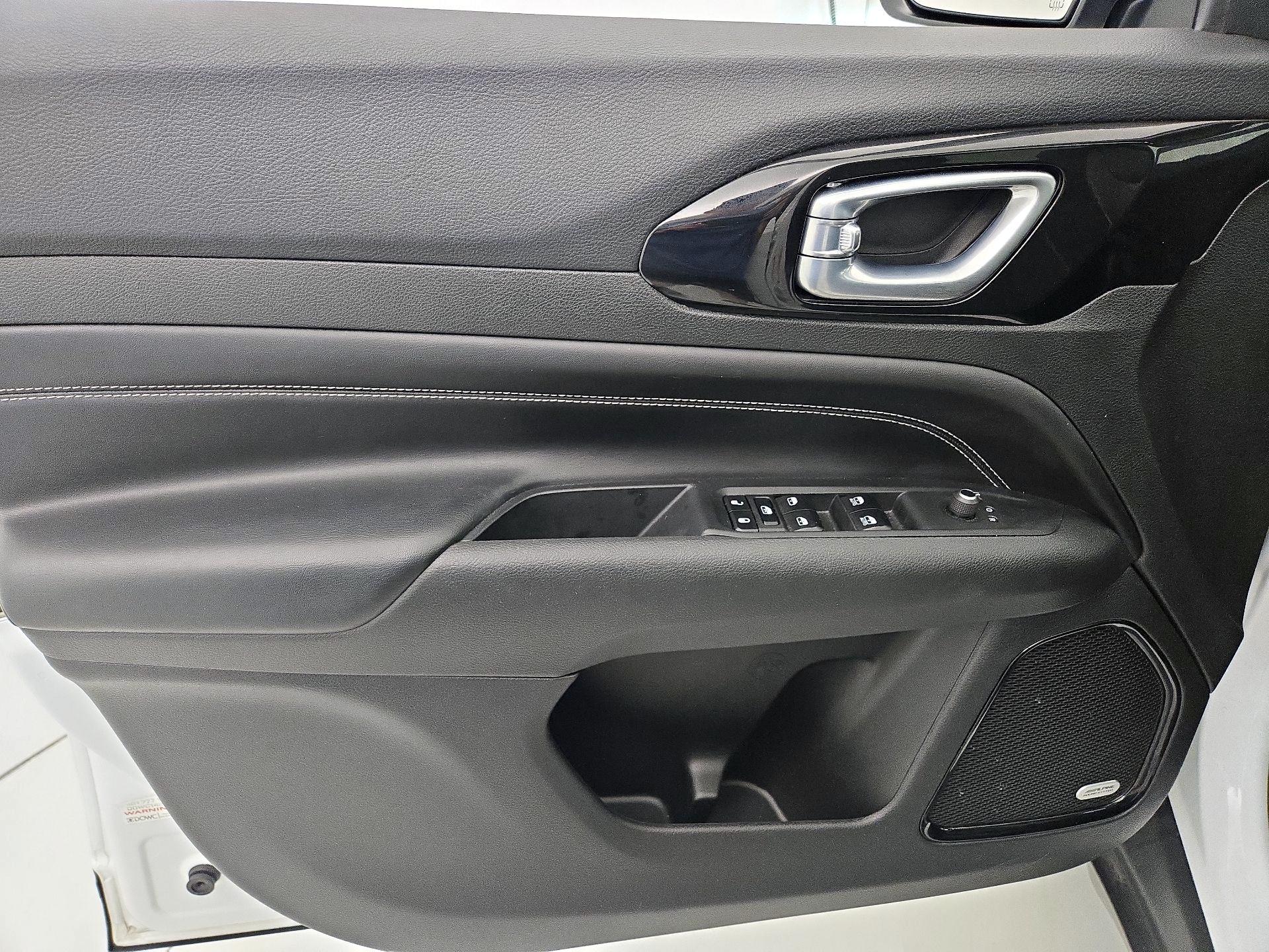 Thumbnail: 2023 Jeep Compass - 12