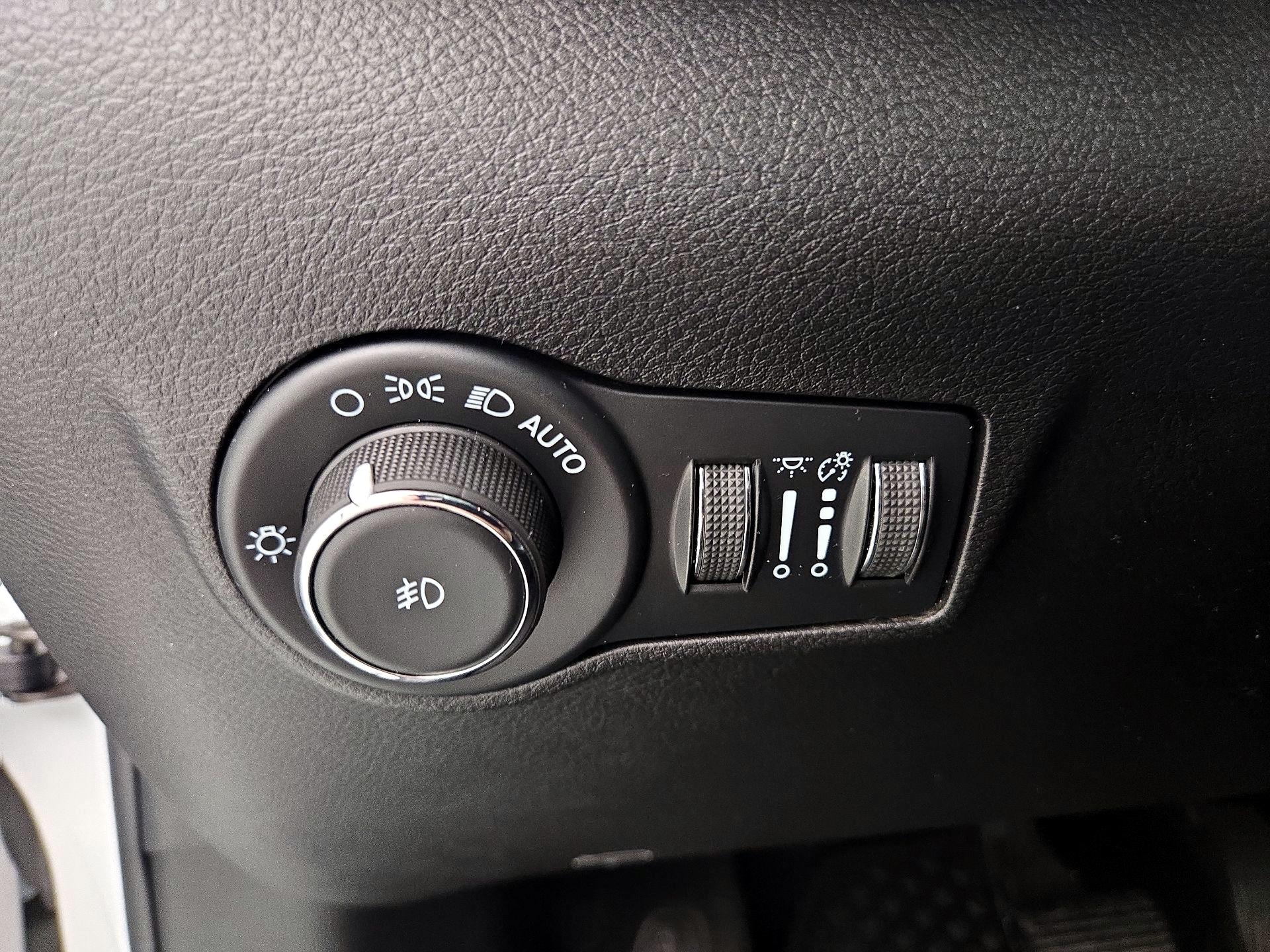 Thumbnail: 2023 Jeep Compass - 13