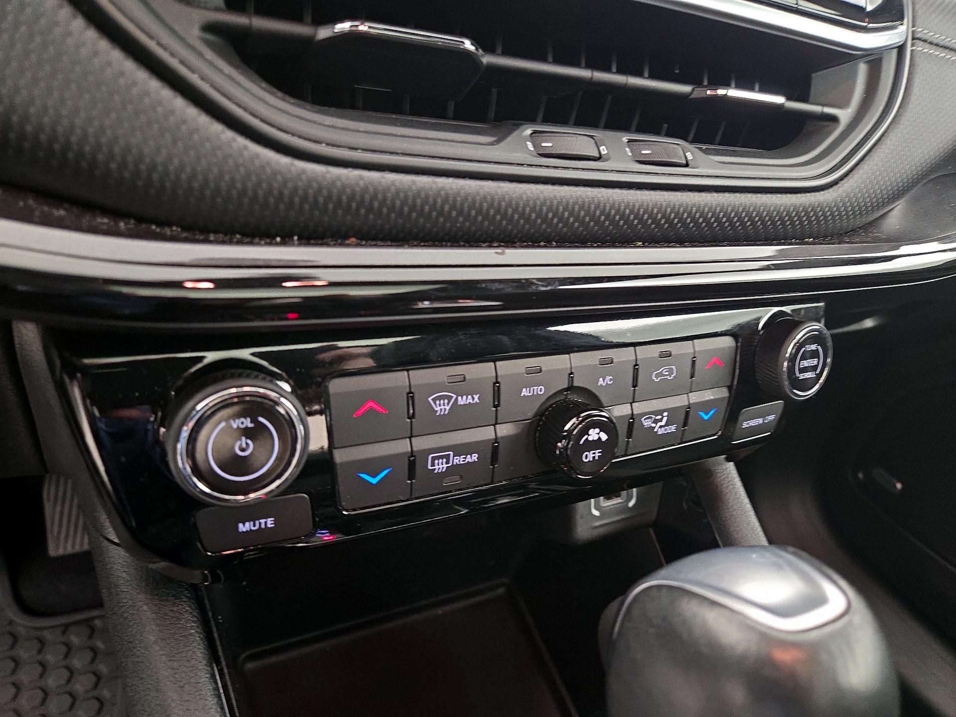 Thumbnail: 2023 Jeep Compass - 16