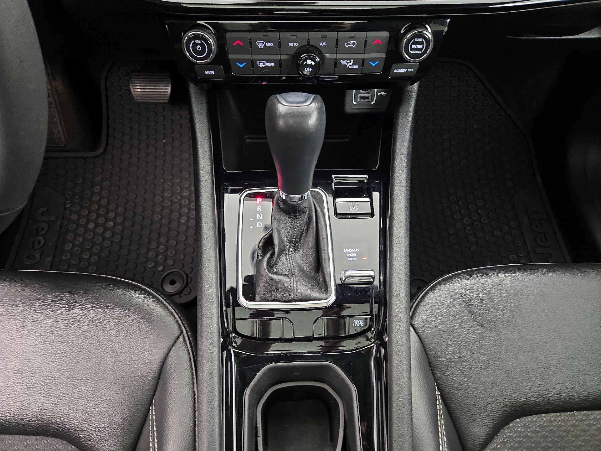 Thumbnail: 2023 Jeep Compass - 17