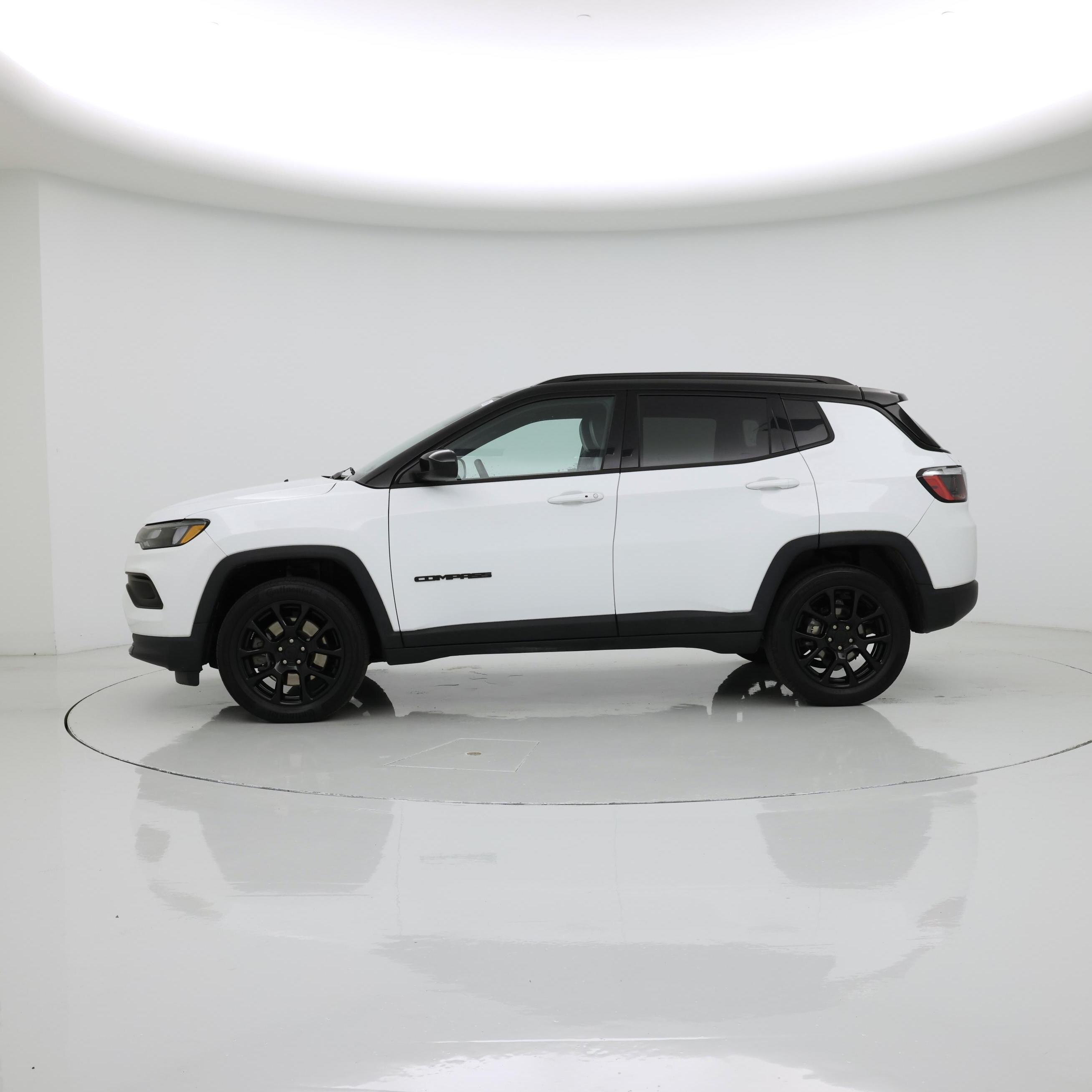 Thumbnail: 2023 Jeep Compass - 3