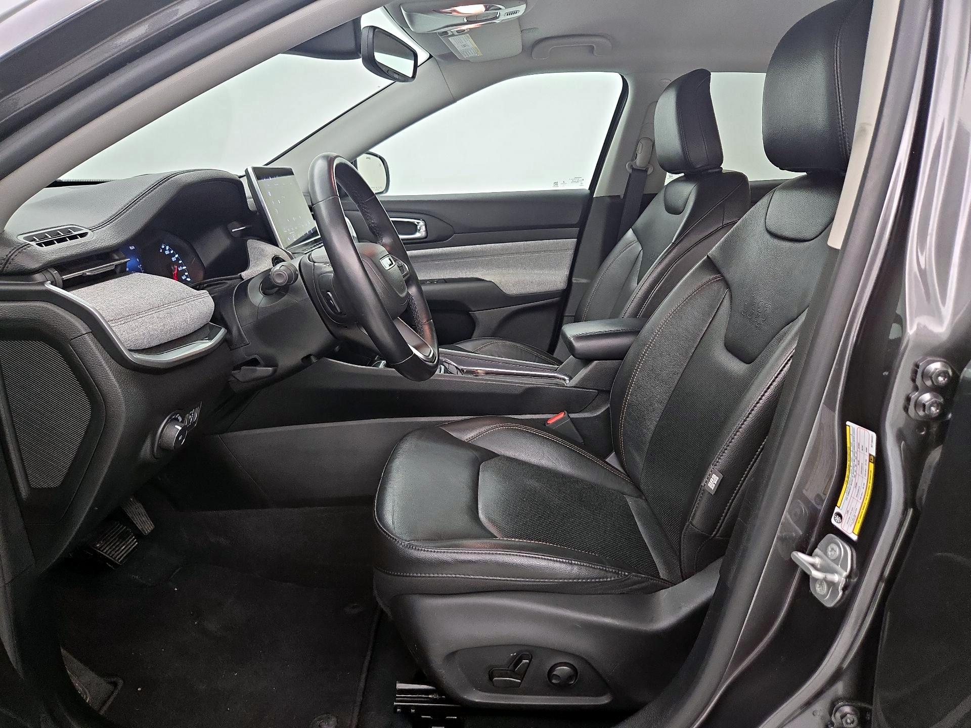 Thumbnail: 2022 Jeep Compass - 11