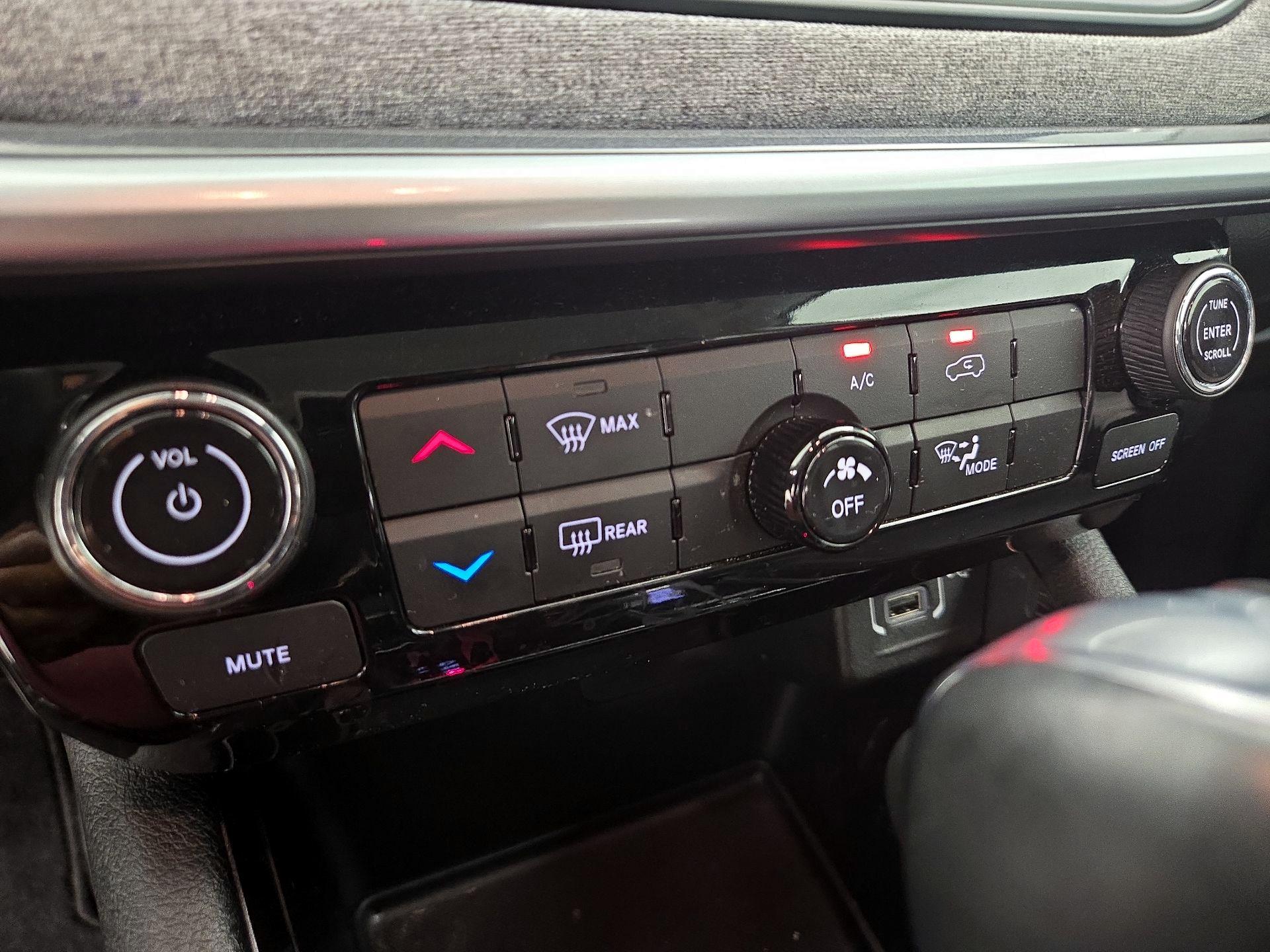 Thumbnail: 2022 Jeep Compass - 16