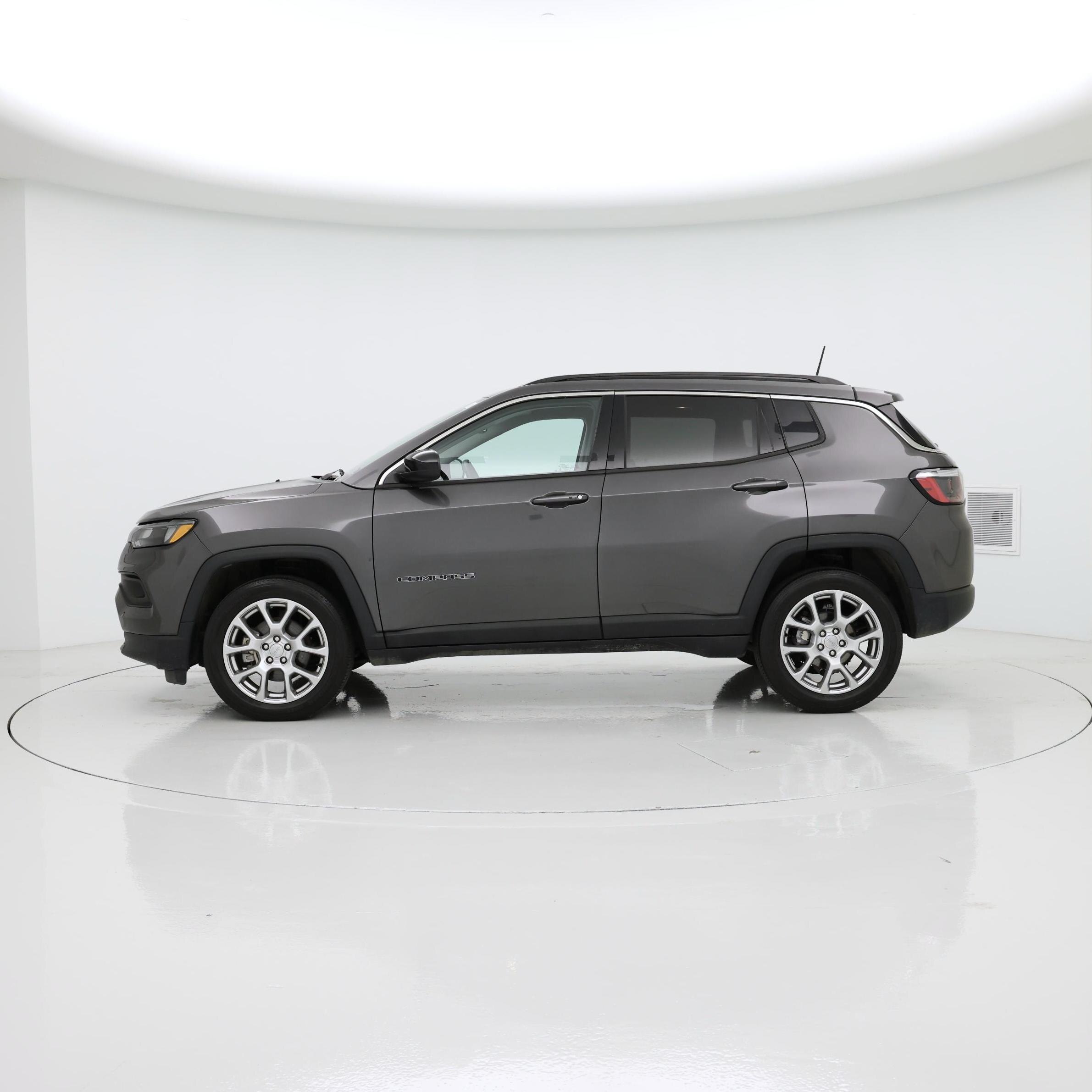 Thumbnail: 2022 Jeep Compass - 3