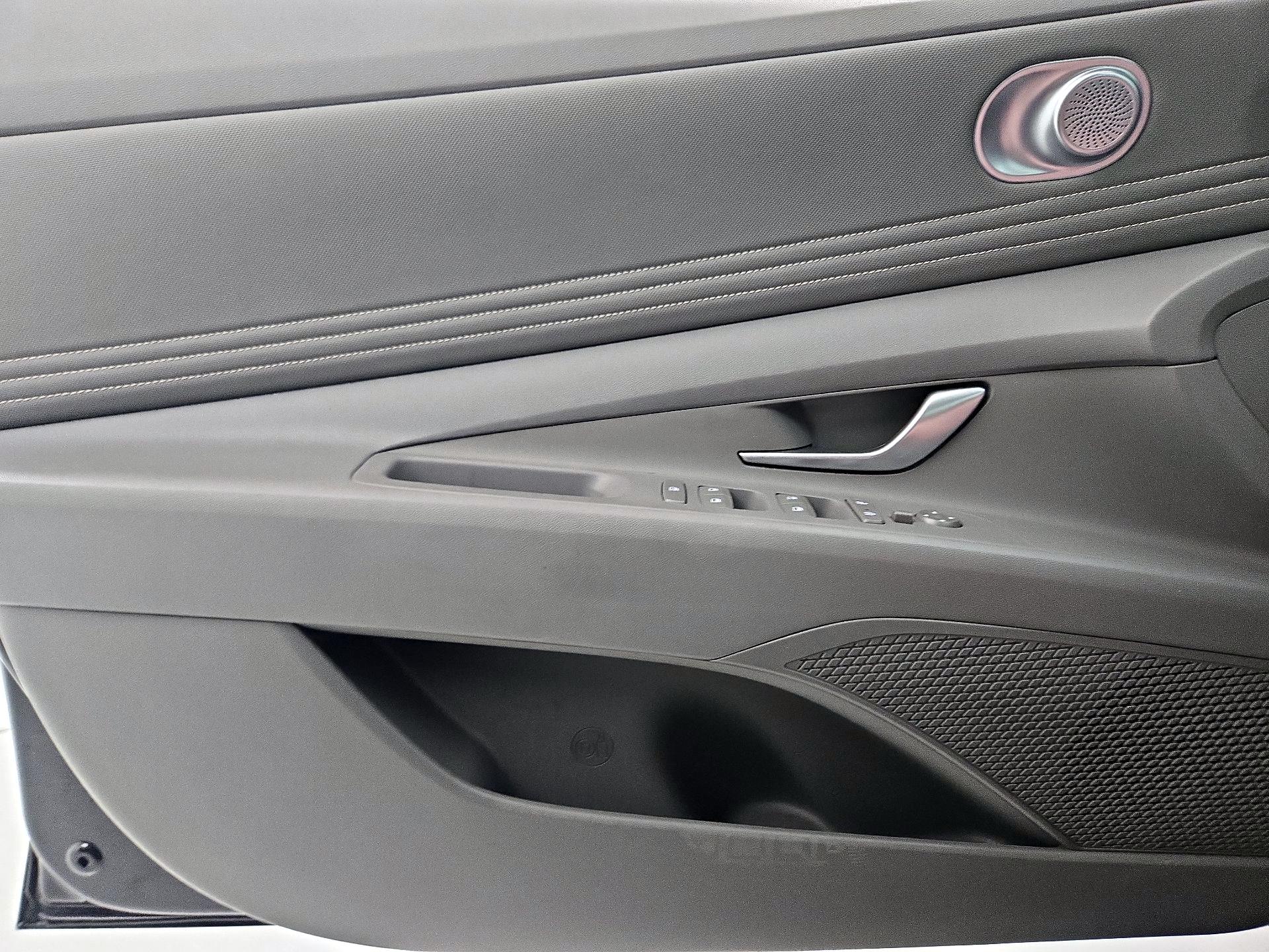 Thumbnail: 2023 Hyundai Elantra - 12