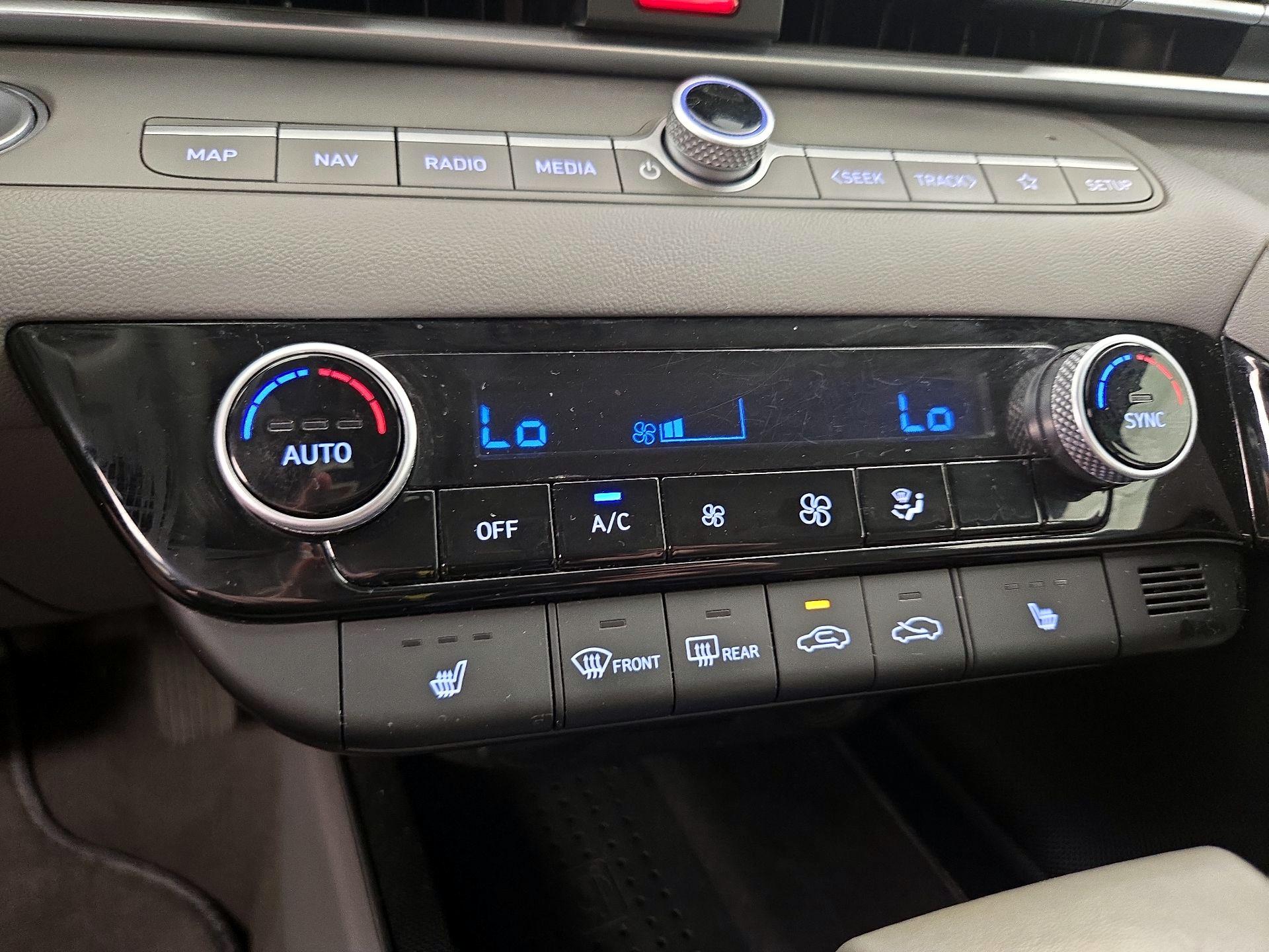Thumbnail: 2023 Hyundai Elantra - 17