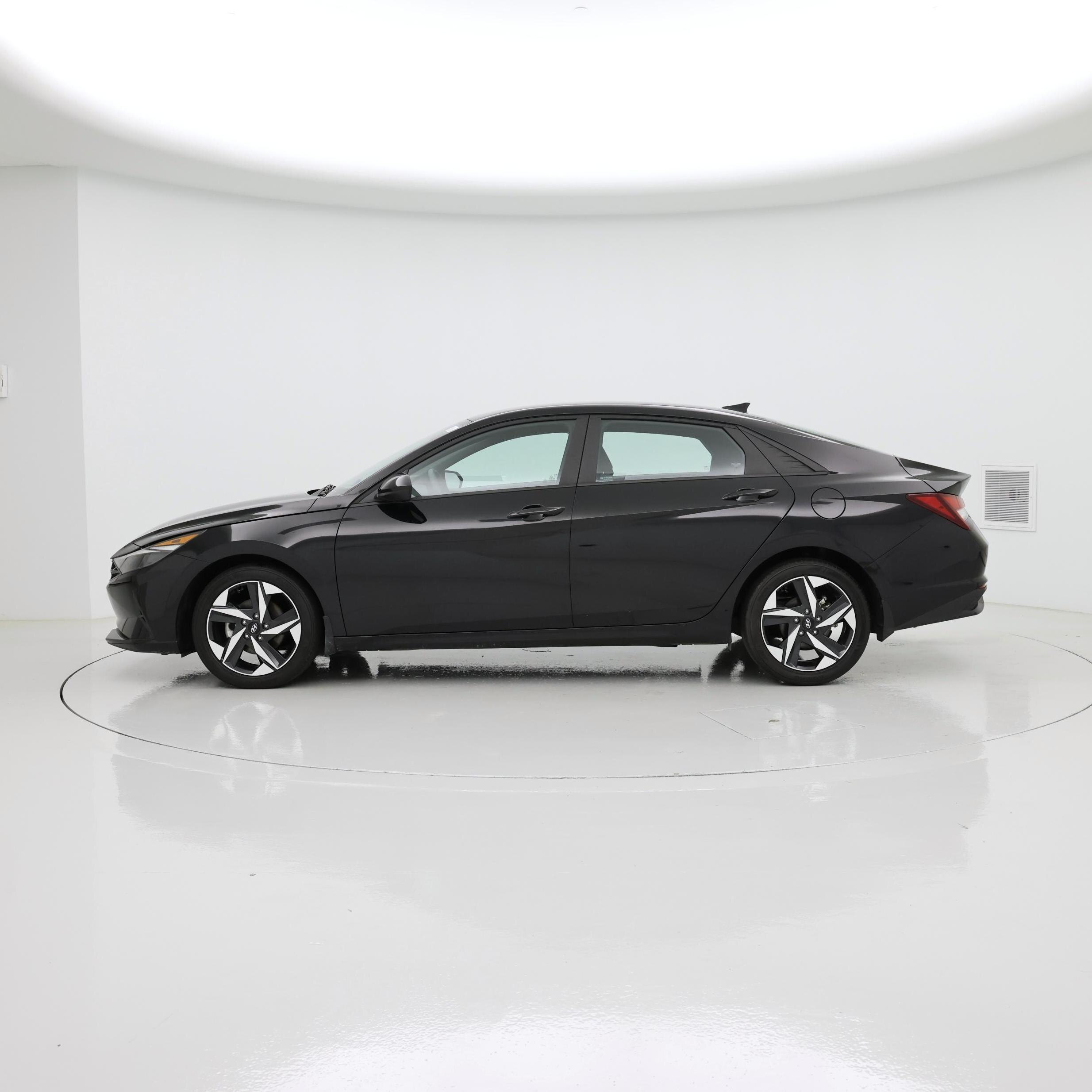 Thumbnail: 2023 Hyundai Elantra - 3