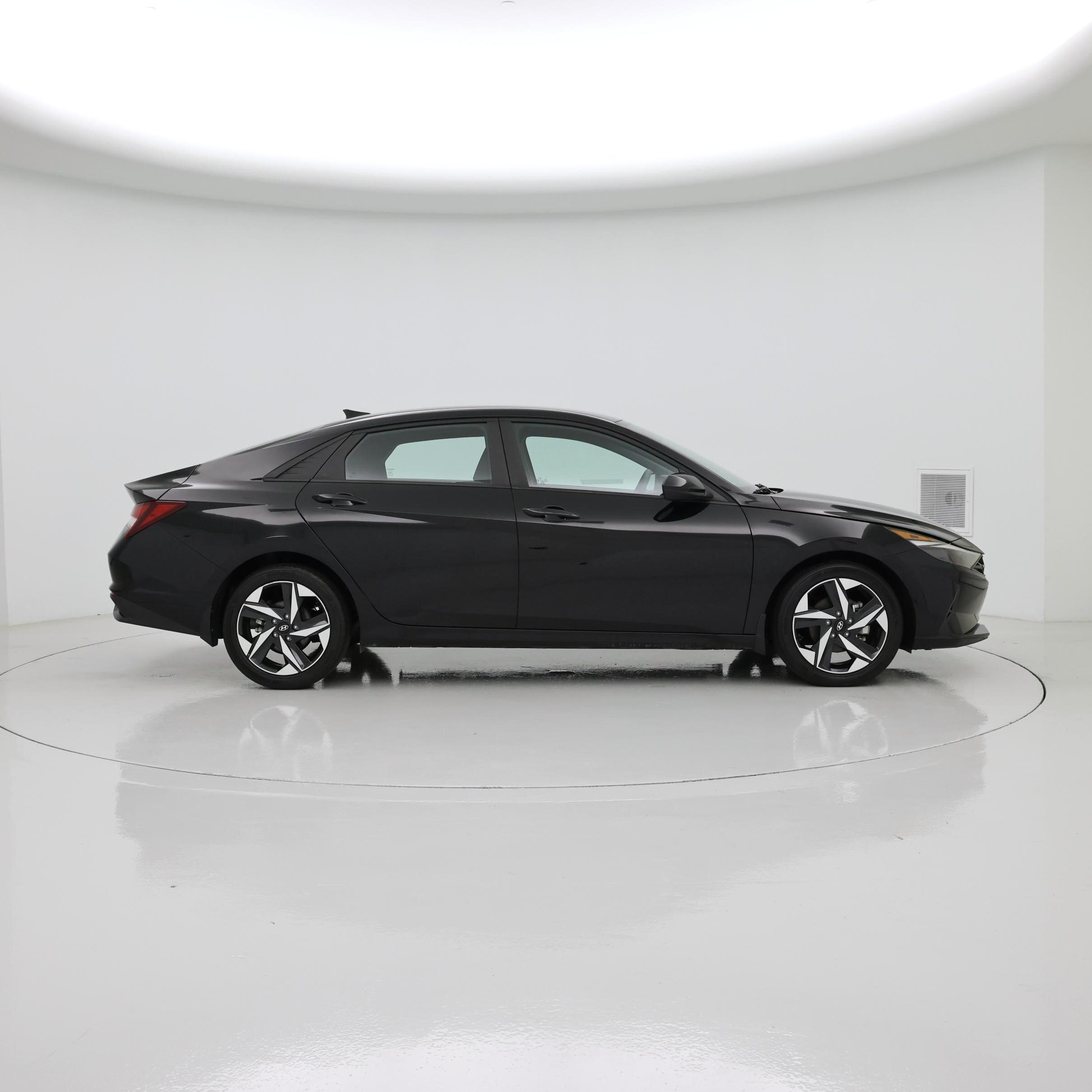Thumbnail: 2023 Hyundai Elantra - 7
