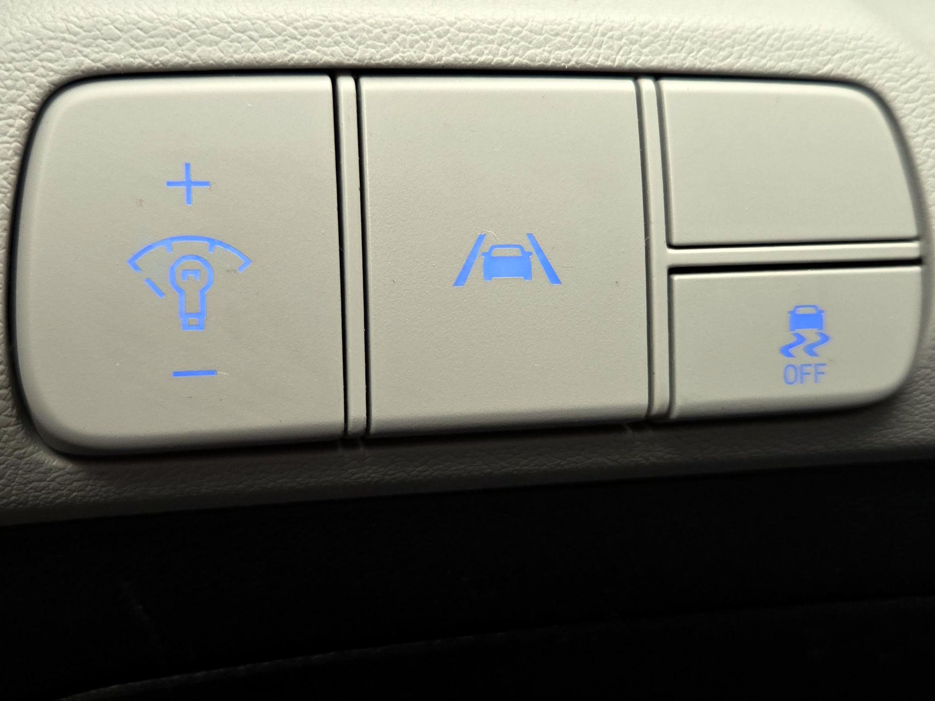 Thumbnail: 2023 Hyundai Elantra - 13