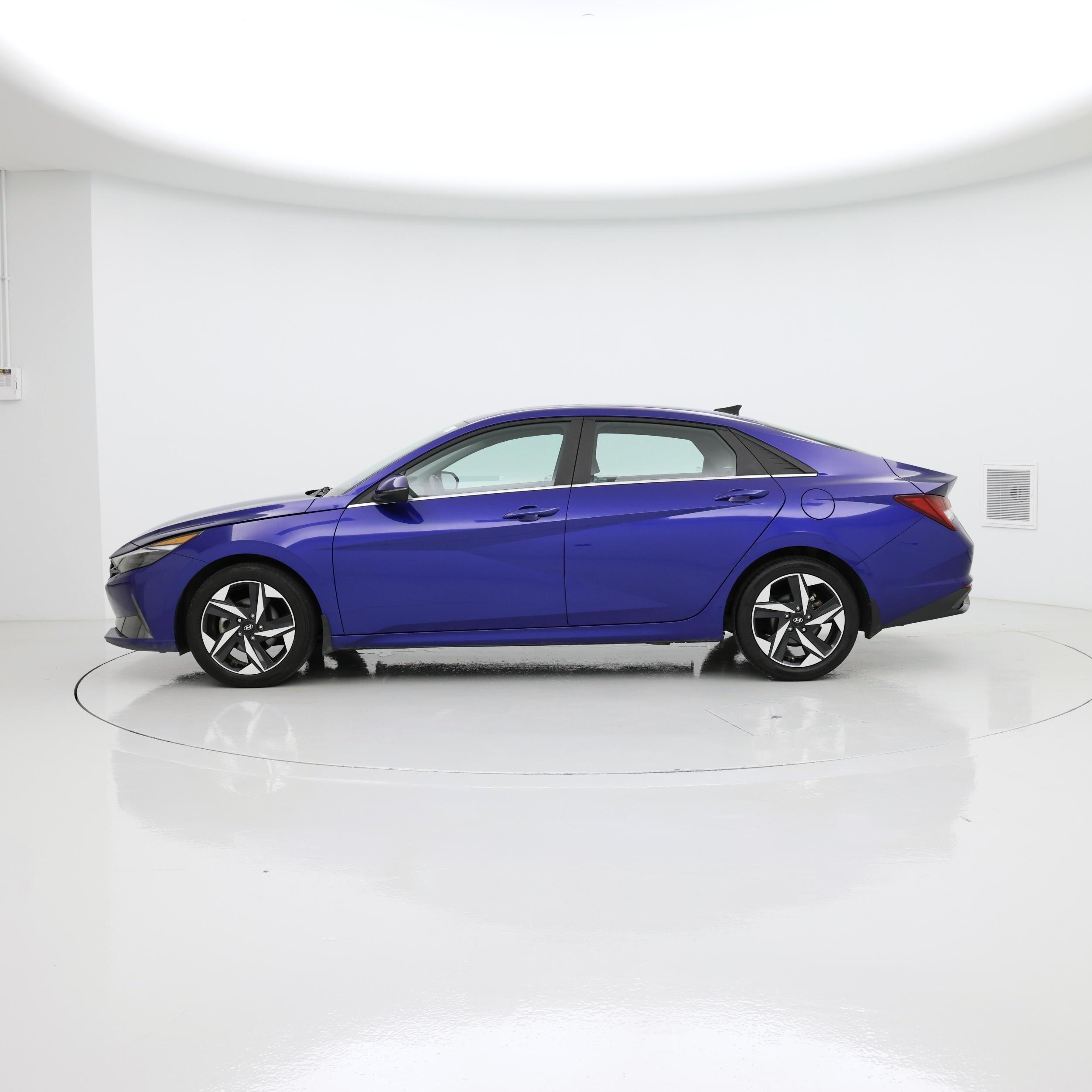 Thumbnail: 2023 Hyundai Elantra - 3