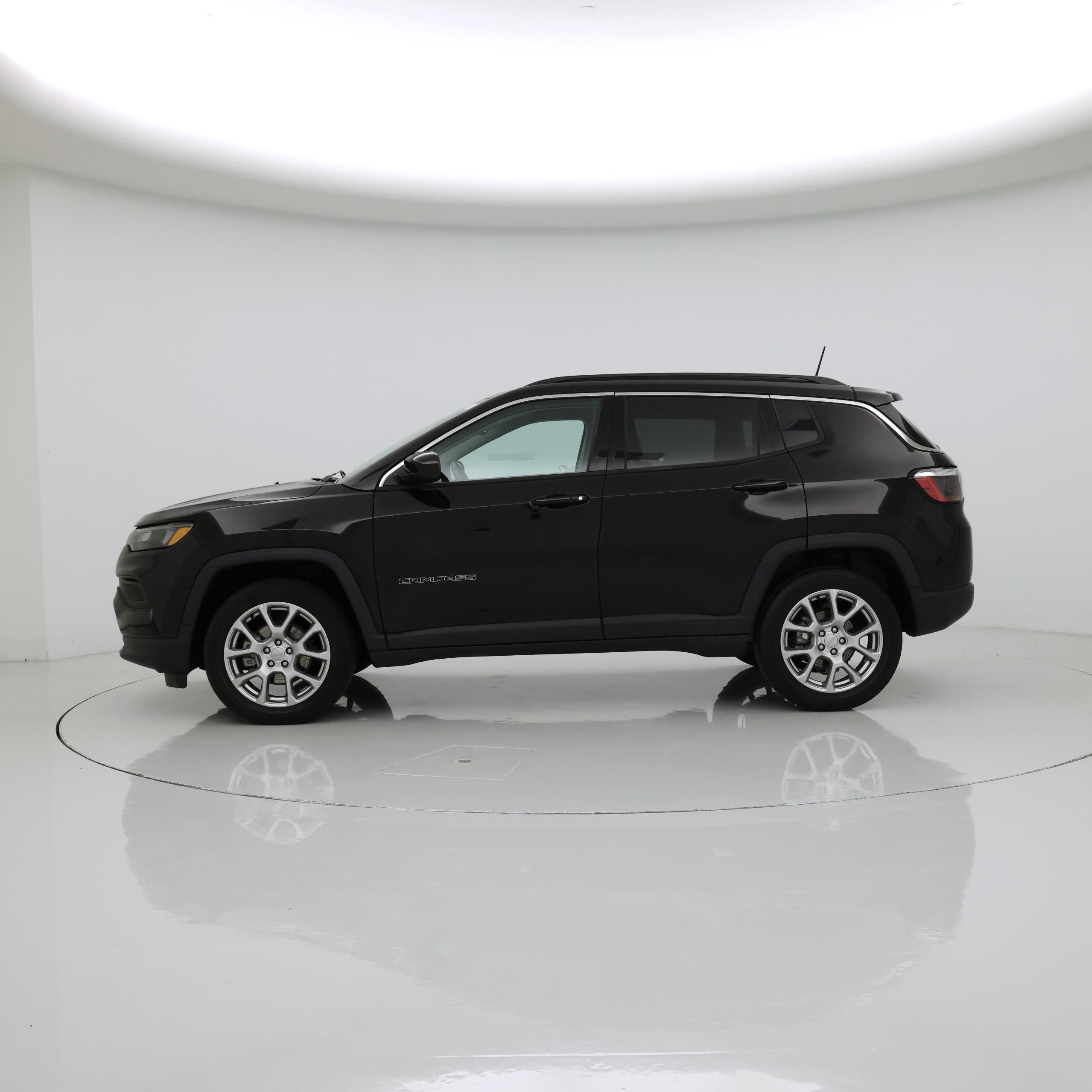 Thumbnail: 2022 Jeep Compass - 3