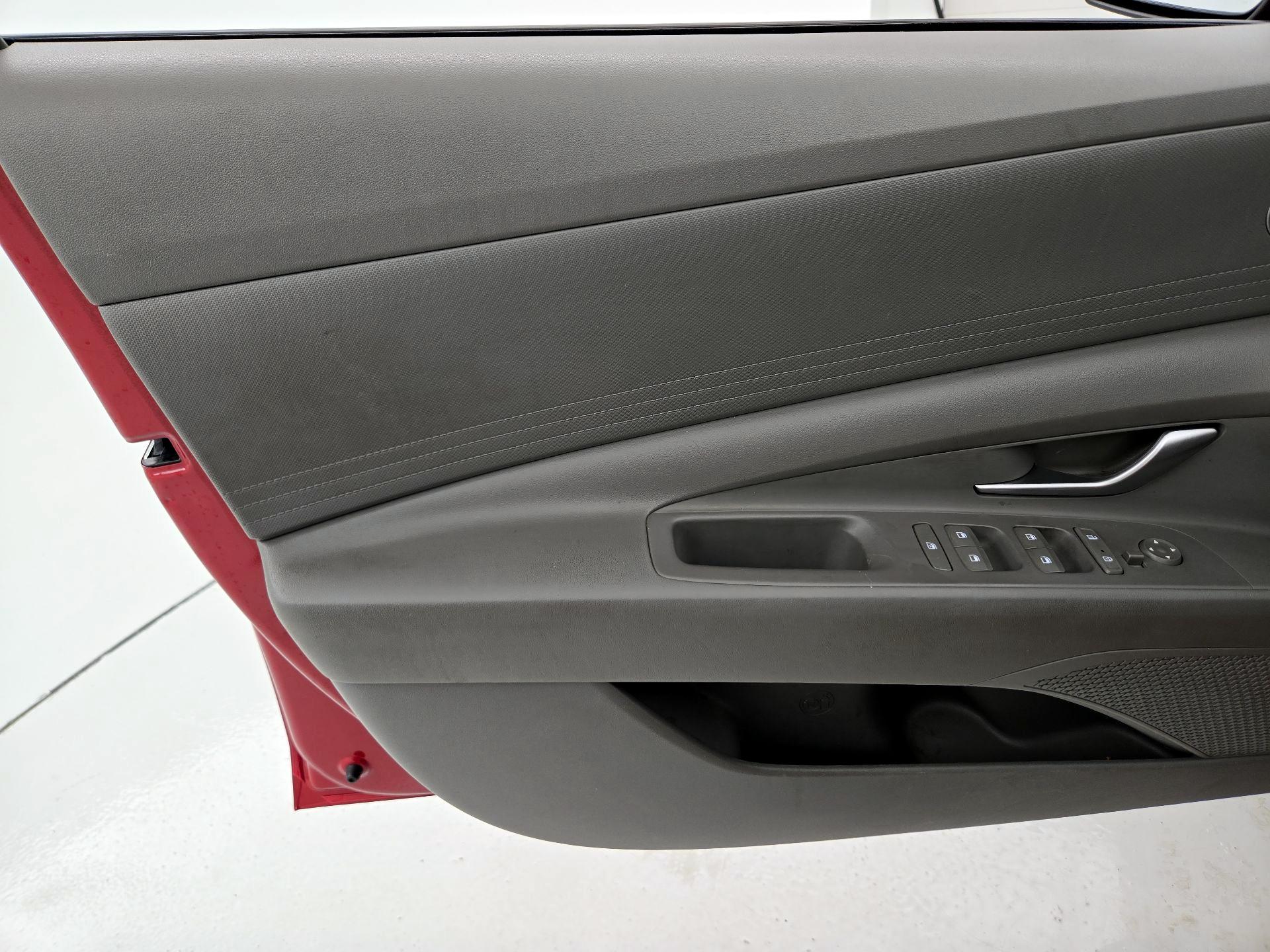 Thumbnail: 2021 Hyundai Elantra - 12