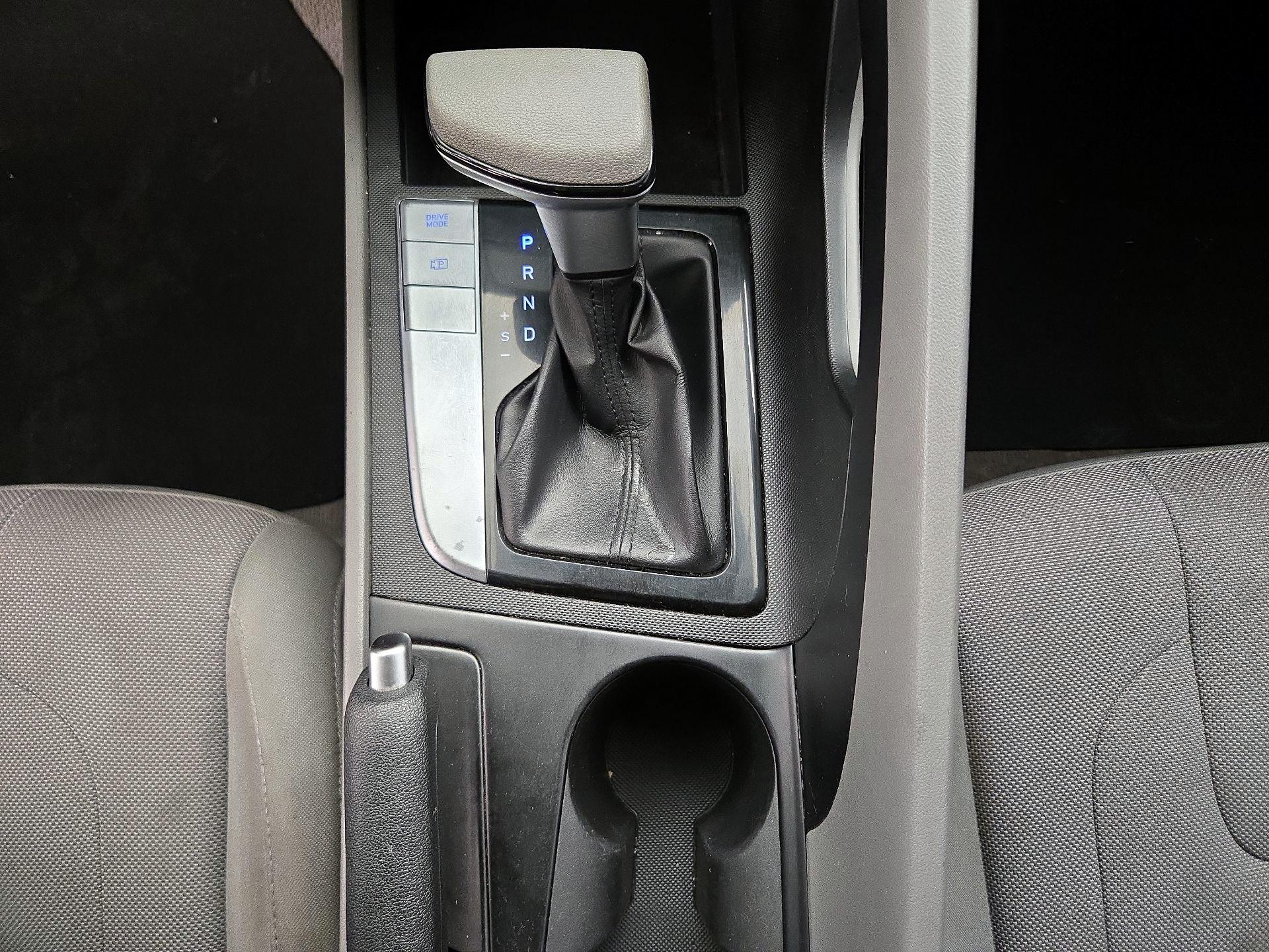 Thumbnail: 2021 Hyundai Elantra - 17