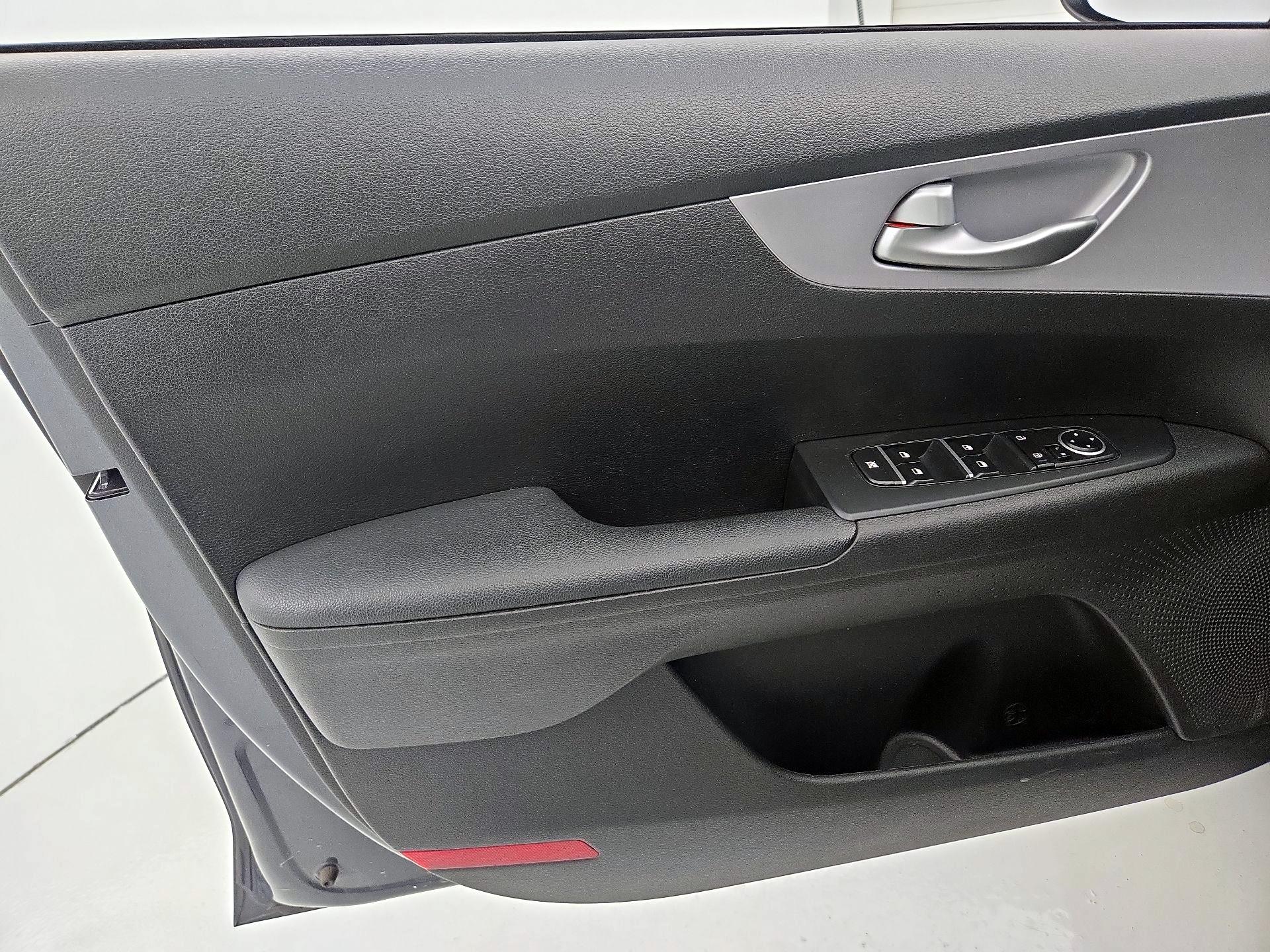 Thumbnail: 2023 Kia Forte - 12