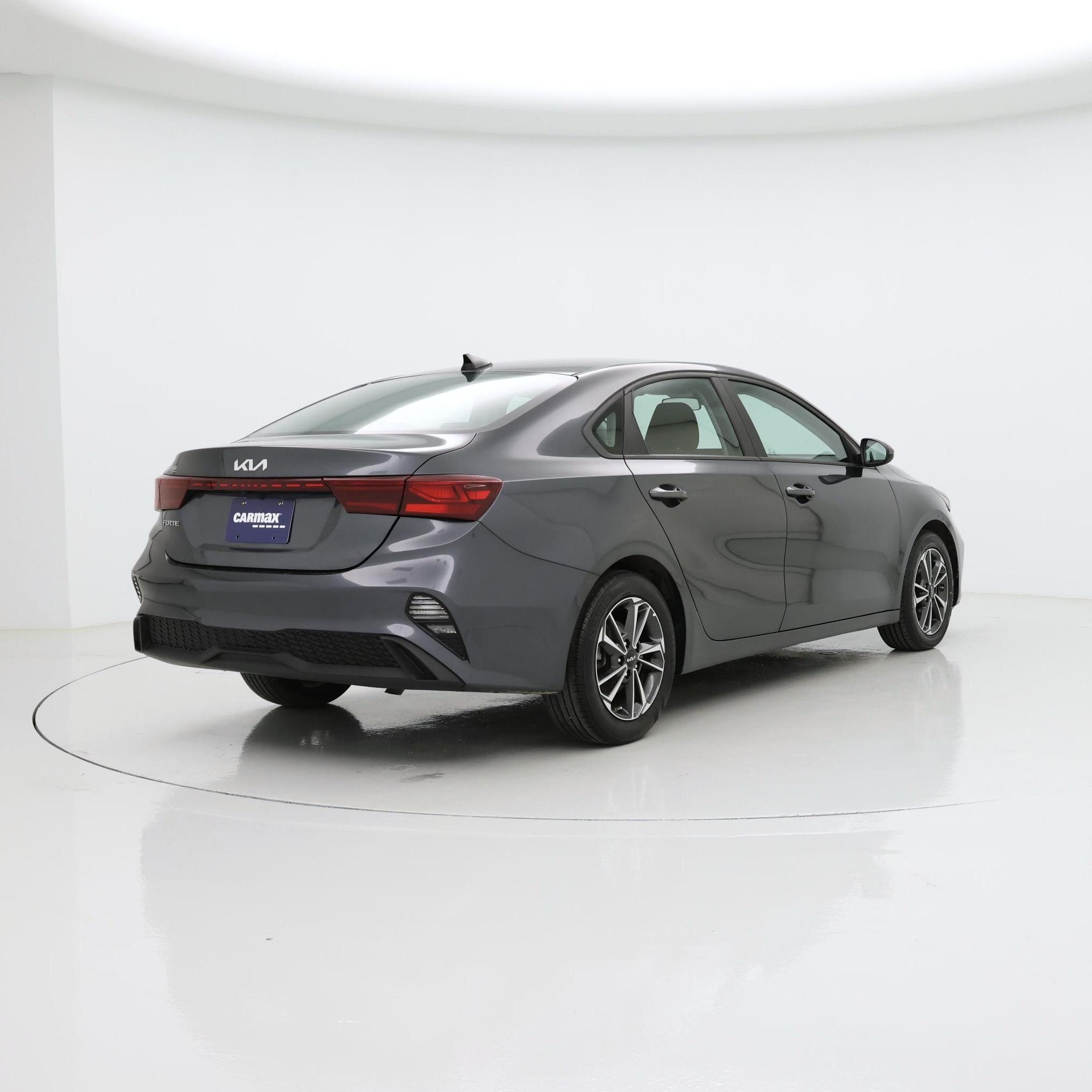 Thumbnail: 2023 Kia Forte - 8