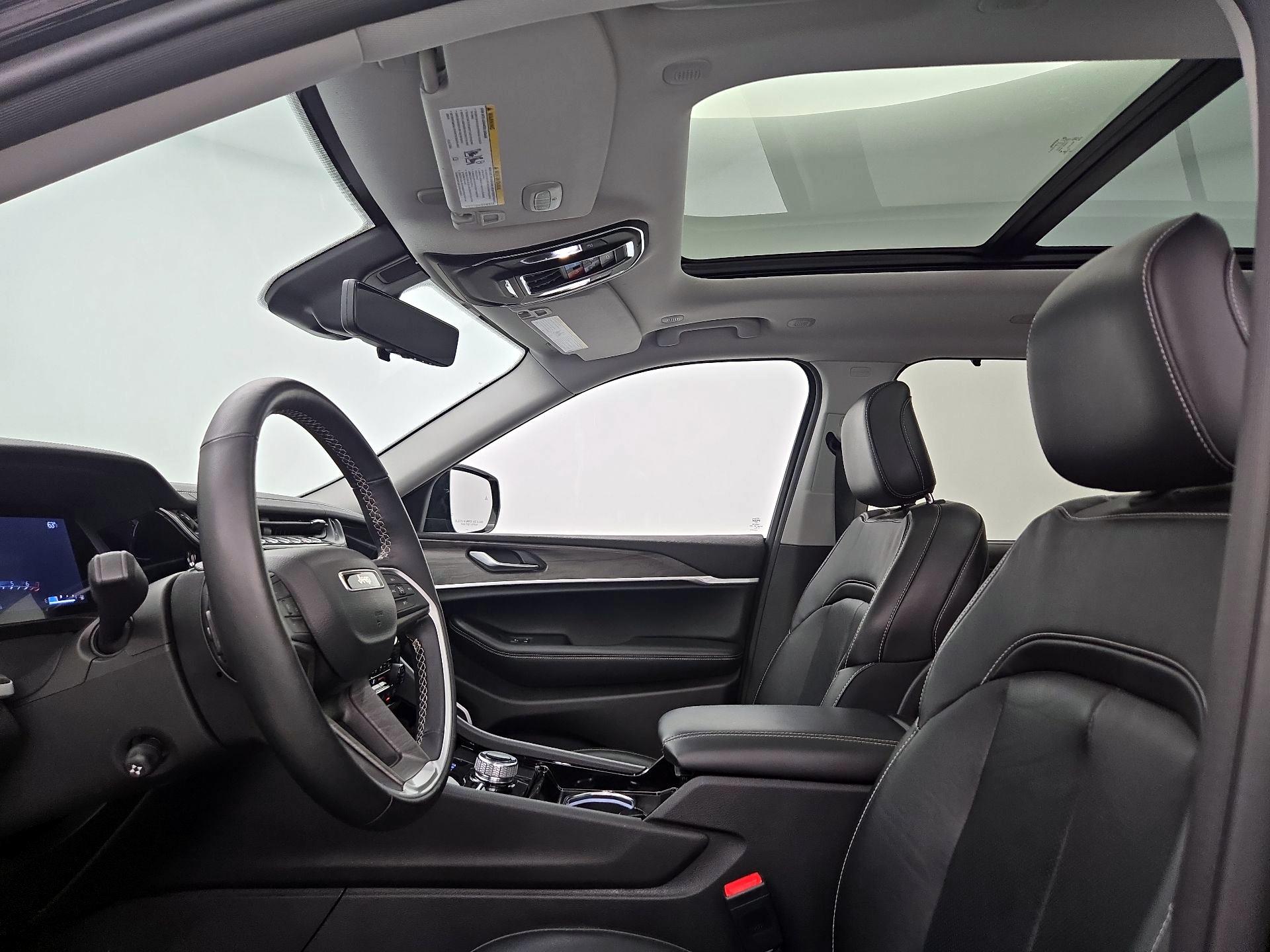 Thumbnail: 2022 Jeep Grand Cherokee L - 20