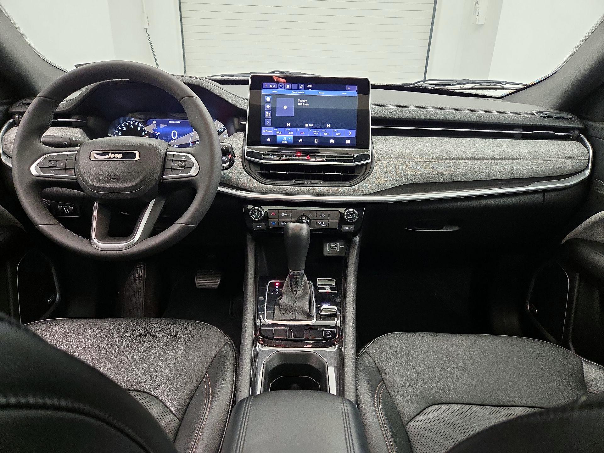 Thumbnail: 2023 Jeep Compass - 9