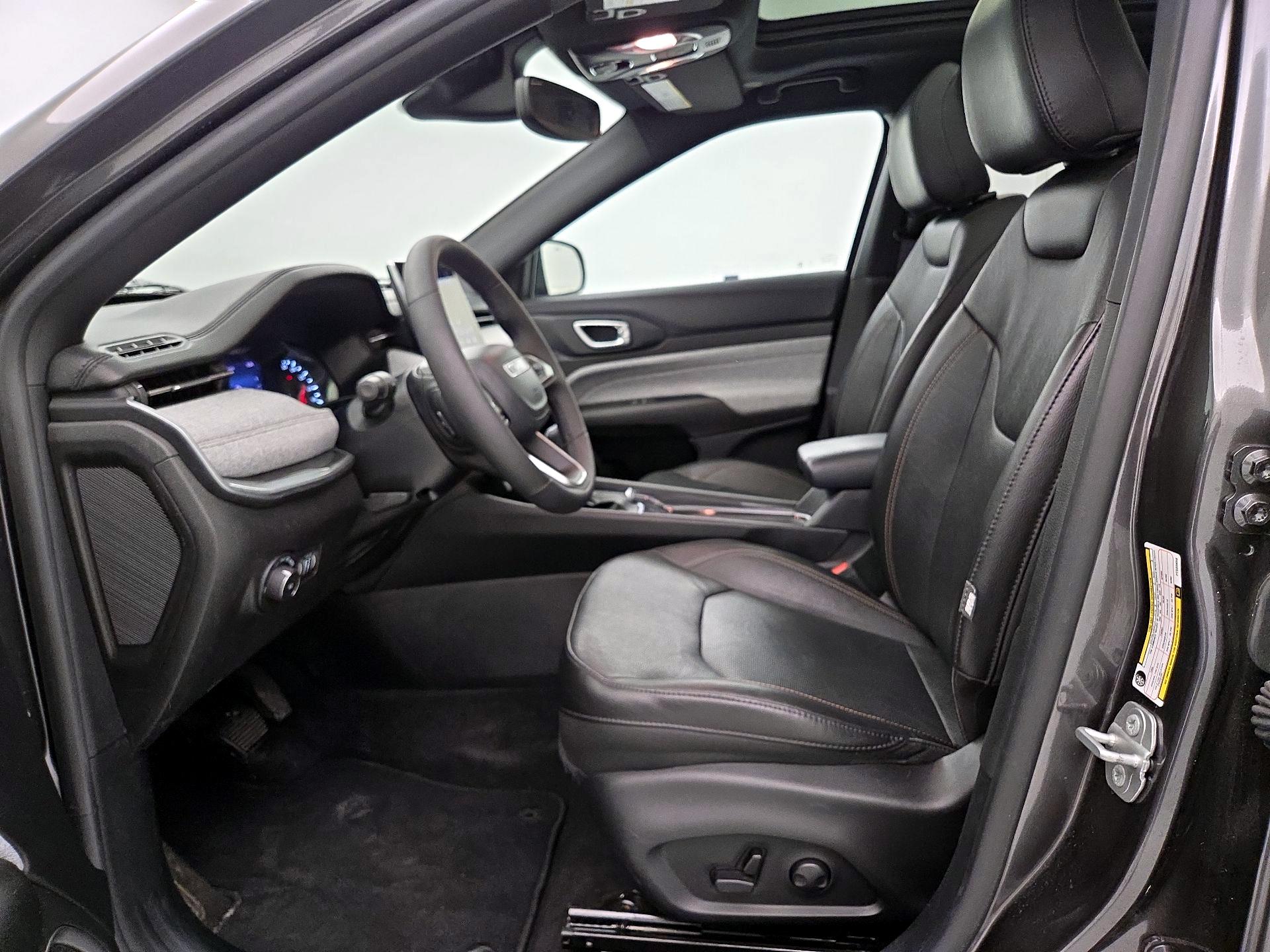 Thumbnail: 2023 Jeep Compass - 11