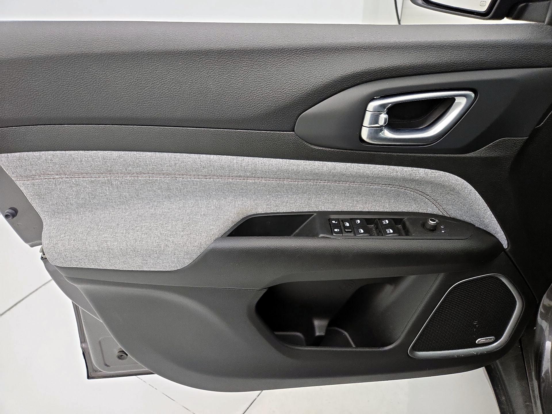 Thumbnail: 2023 Jeep Compass - 12