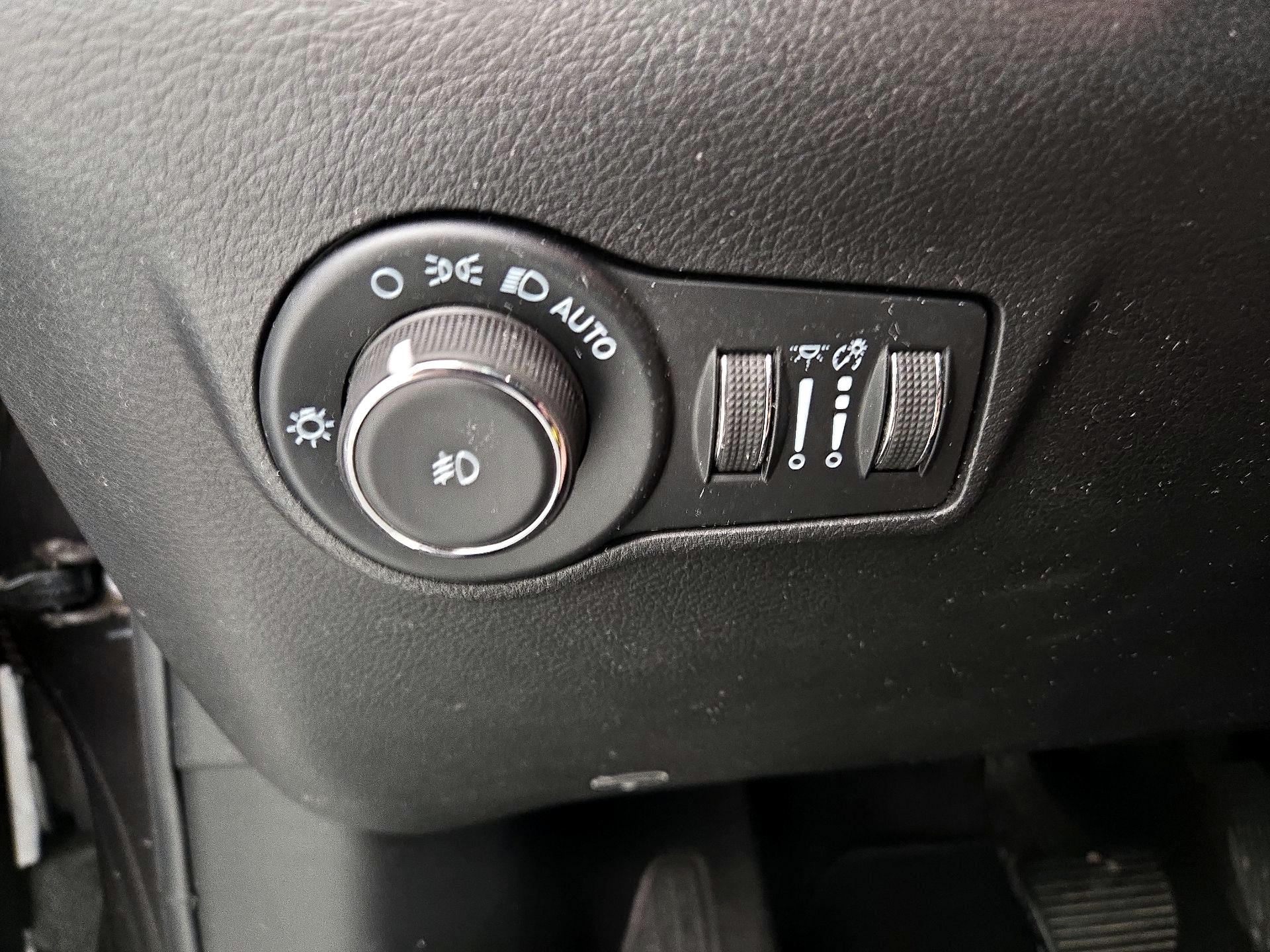 Thumbnail: 2023 Jeep Compass - 13