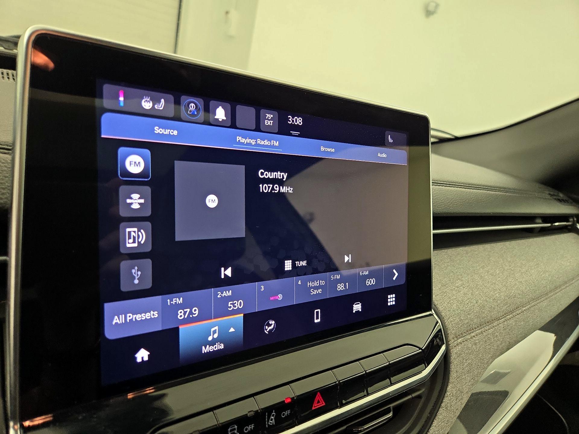 Thumbnail: 2023 Jeep Compass - 15