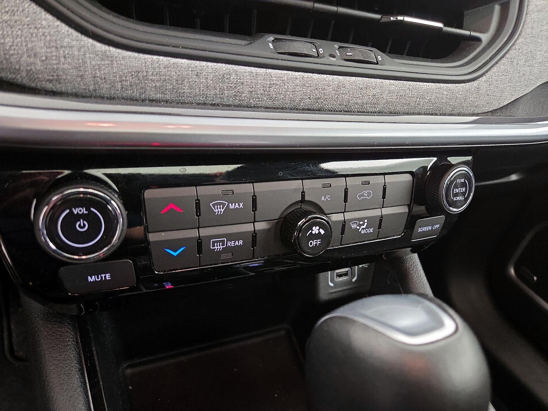 Thumbnail: 2023 Jeep Compass - 16