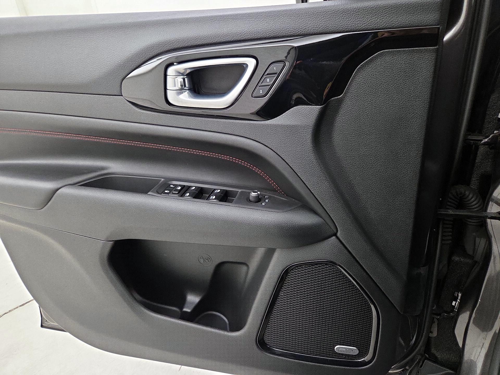 Thumbnail: 2022 Jeep Compass - 12