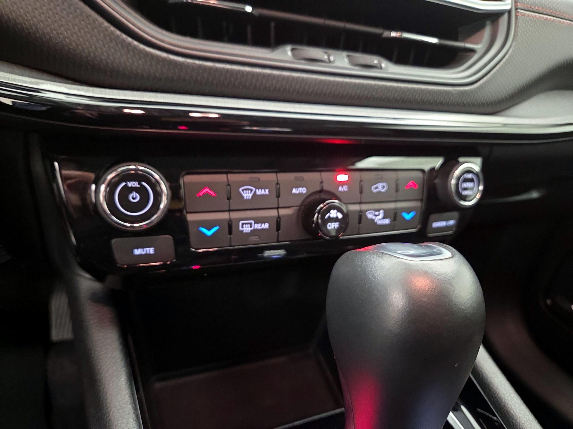 Thumbnail: 2022 Jeep Compass - 16