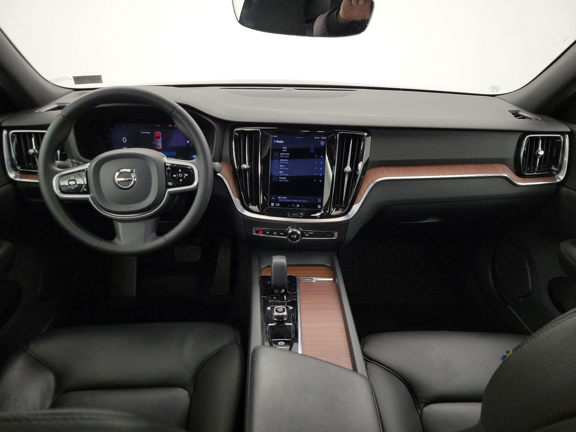 Thumbnail: 2023 Volvo S60 - 9