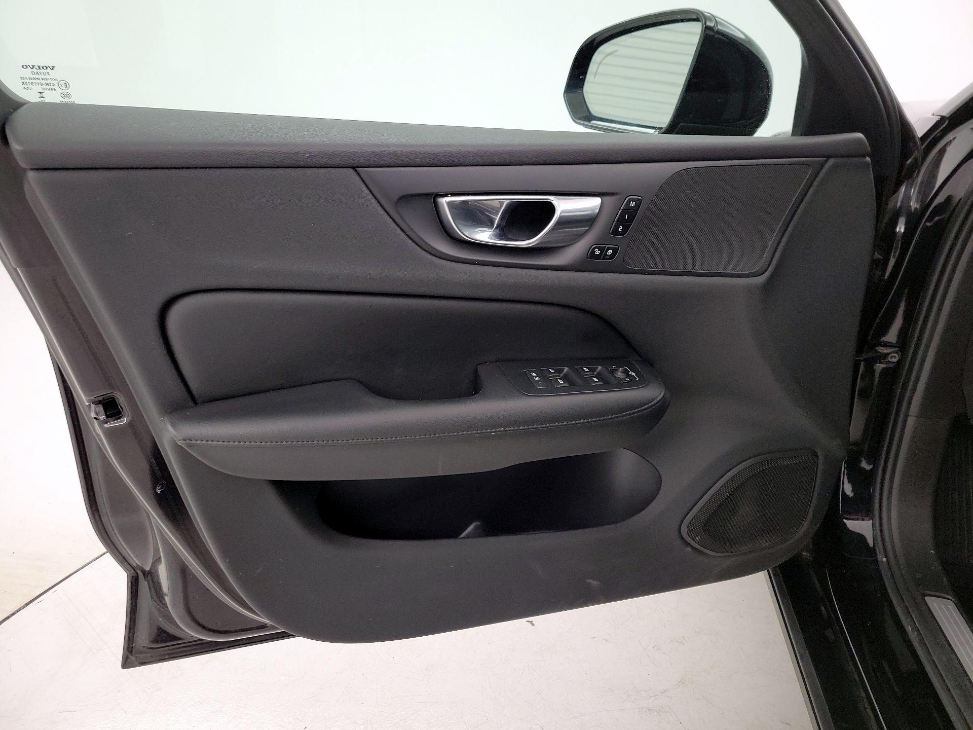 Thumbnail: 2023 Volvo S60 - 12