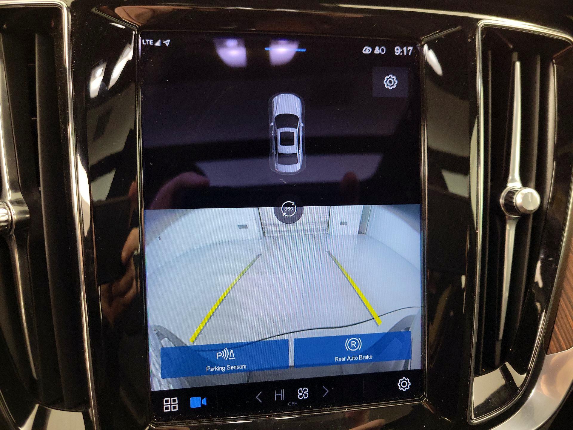 Thumbnail: 2023 Volvo S60 - 14