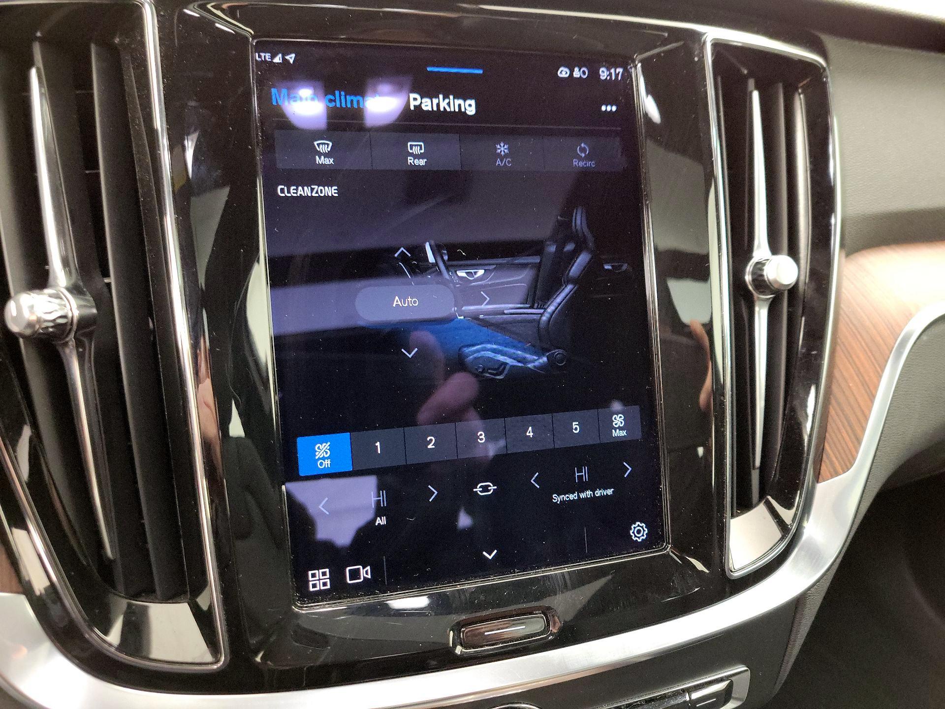 Thumbnail: 2023 Volvo S60 - 16