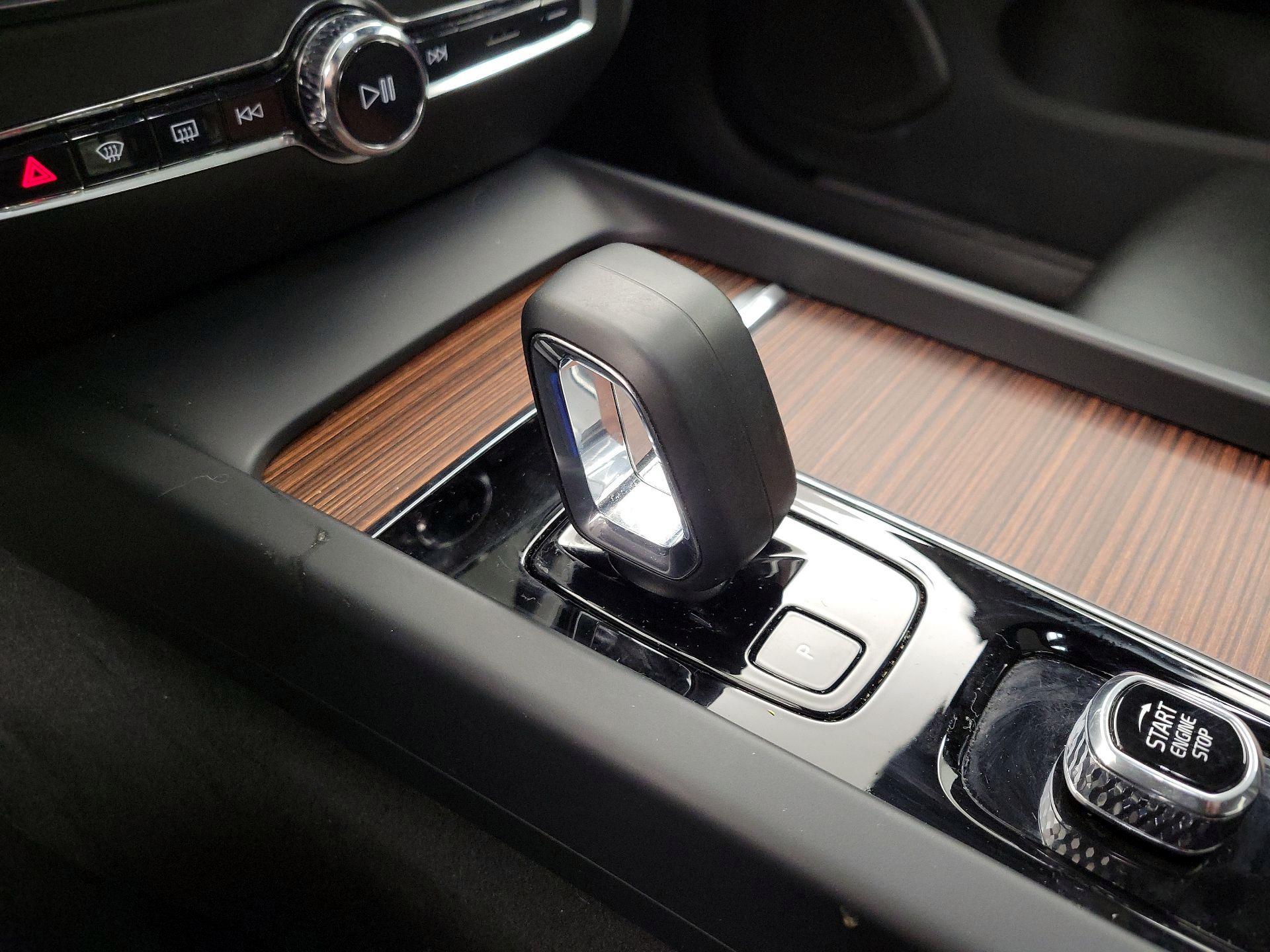 Thumbnail: 2023 Volvo S60 - 17