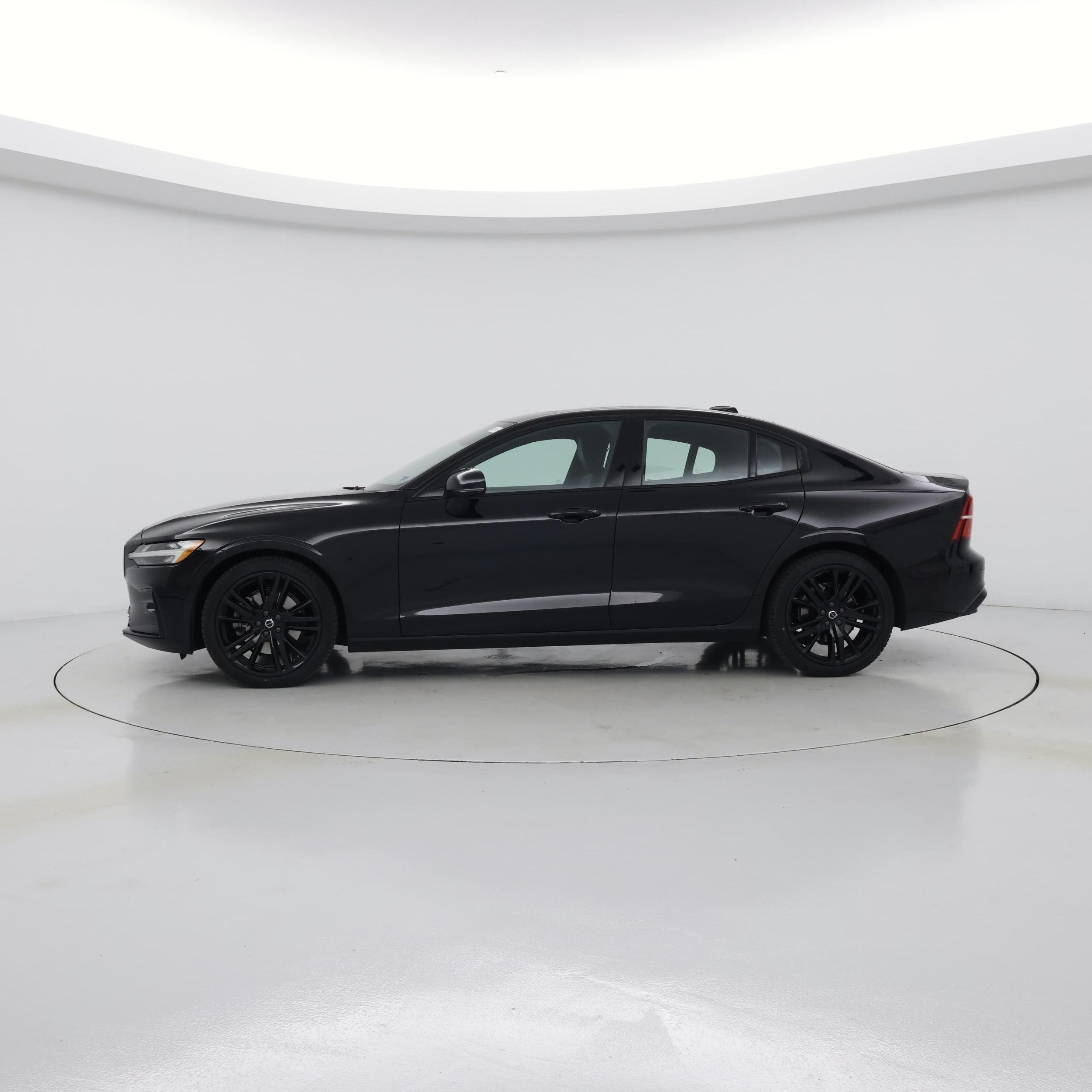 Thumbnail: 2023 Volvo S60 - 3