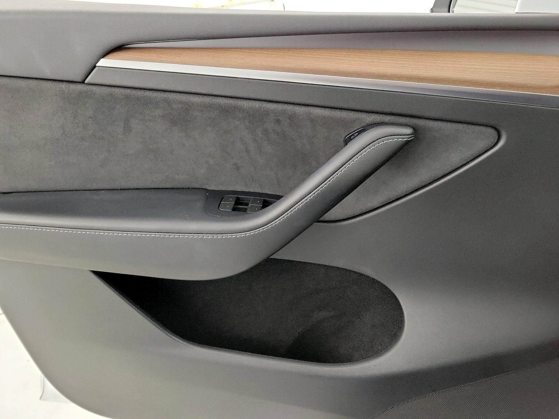 Thumbnail: 2023 Tesla Model Y - 12