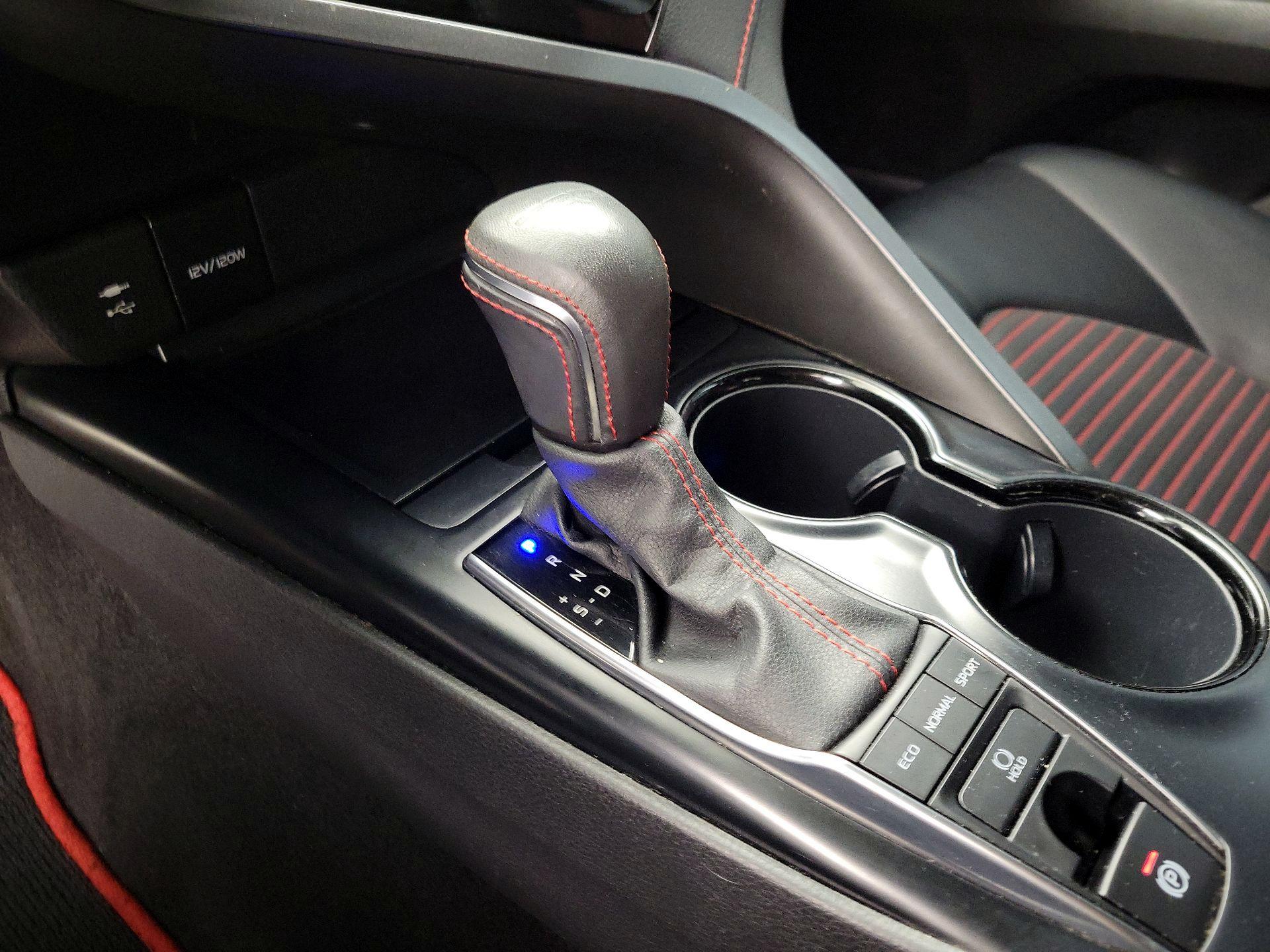 Thumbnail: 2020 Toyota Camry - 17
