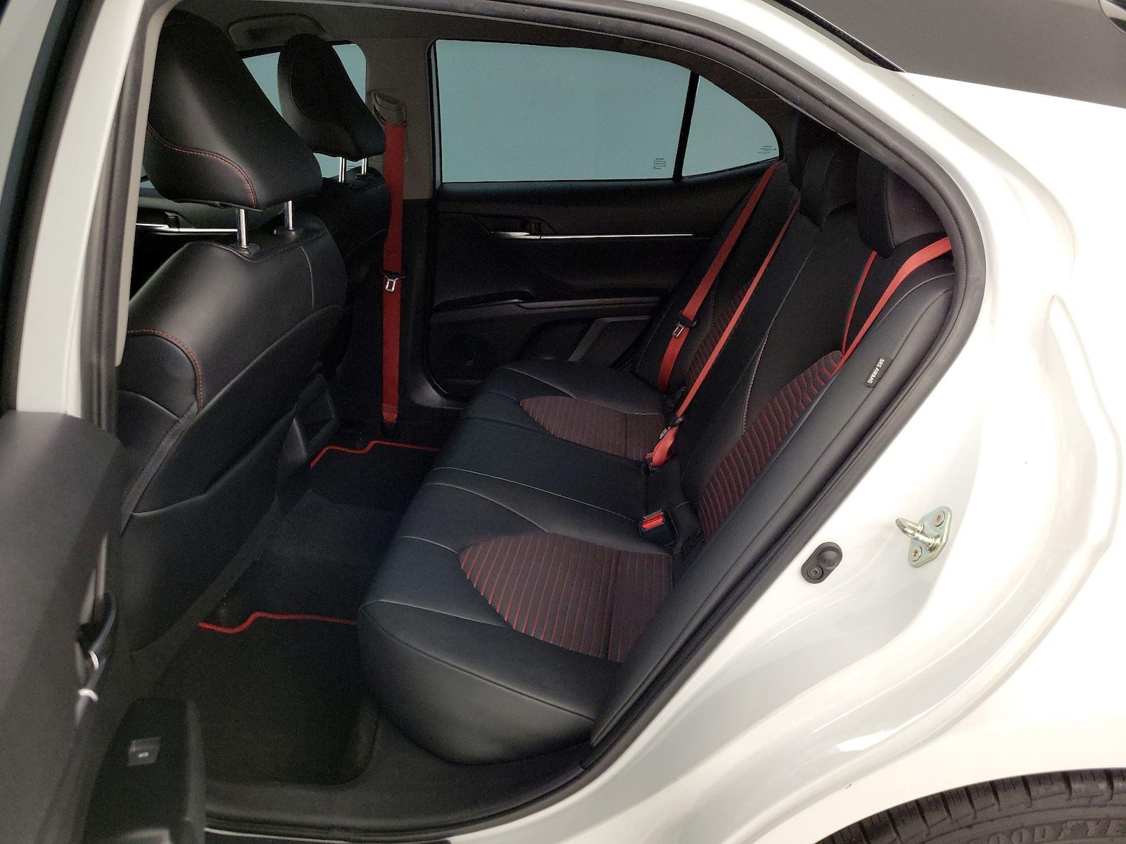 2020 Toyota Camry XSE - Photo 20