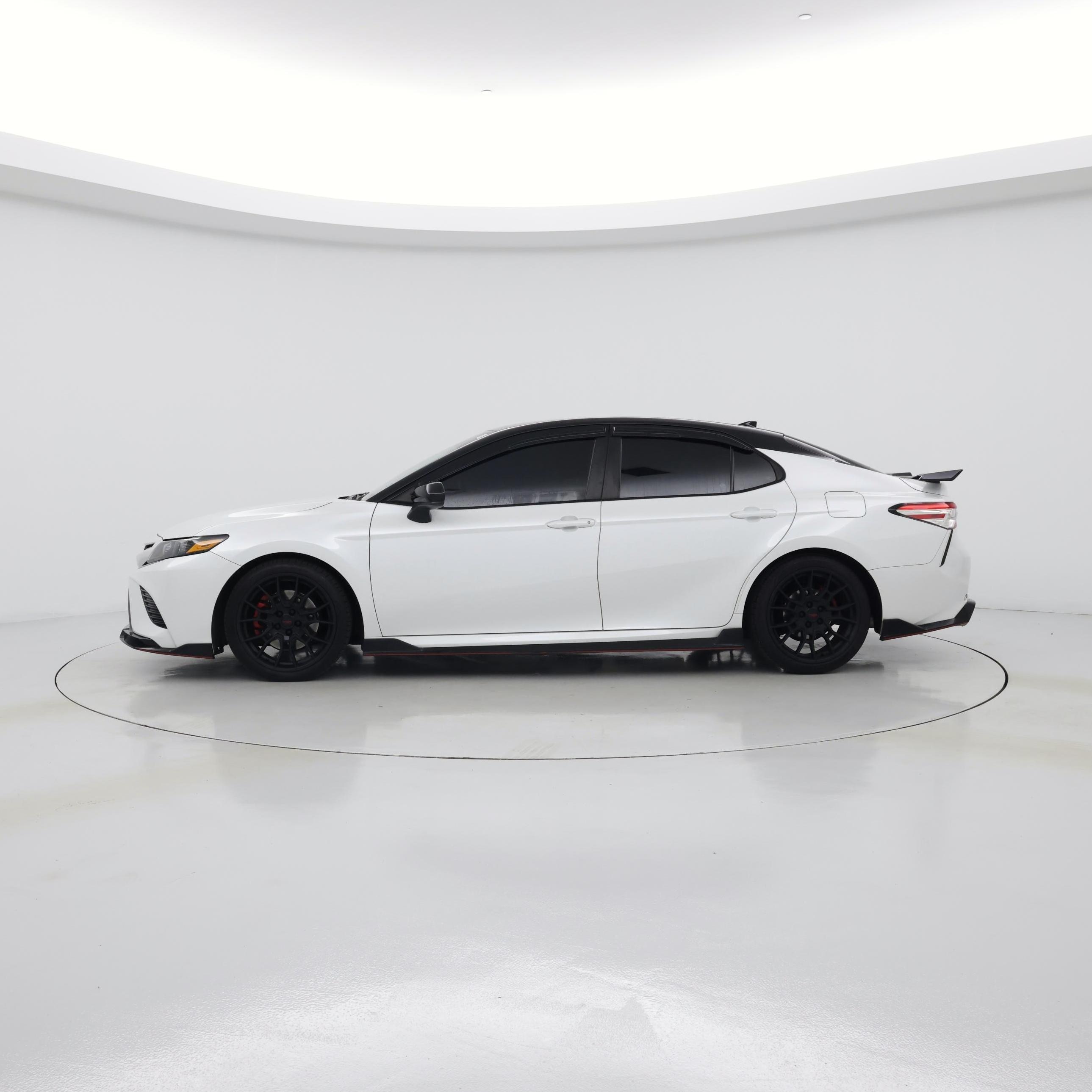 Thumbnail: 2020 Toyota Camry - 3