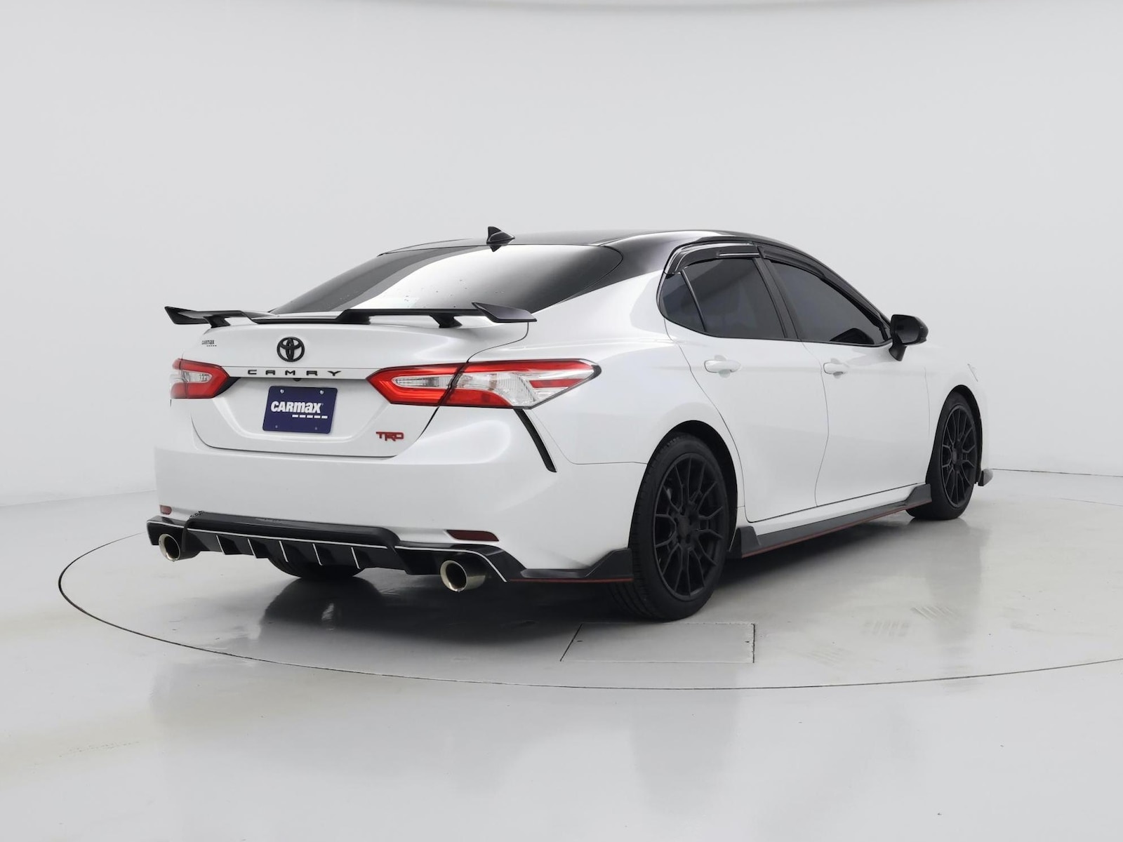2020 Toyota Camry XSE - Photo 9