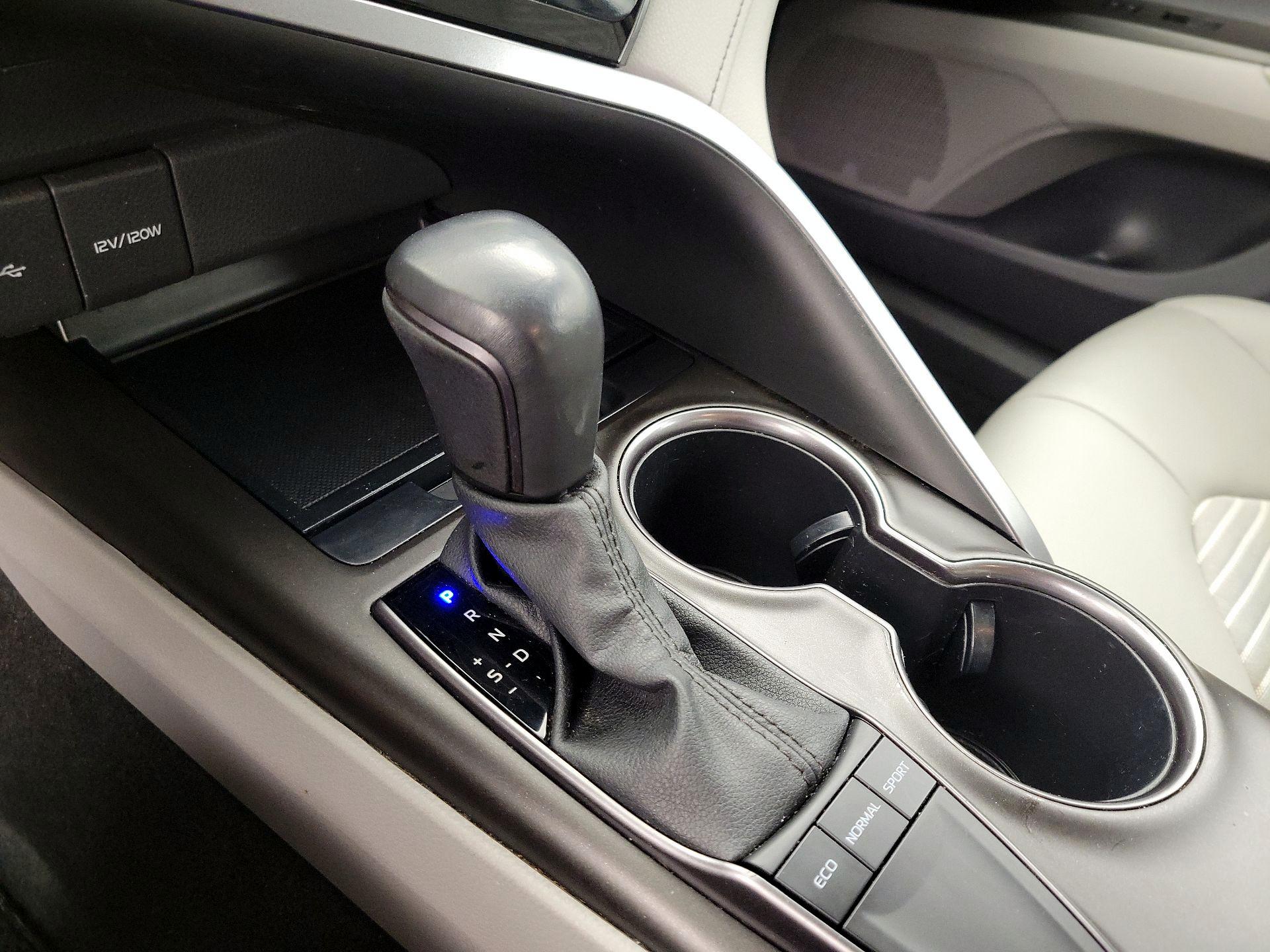 Thumbnail: 2023 Toyota Camry - 17