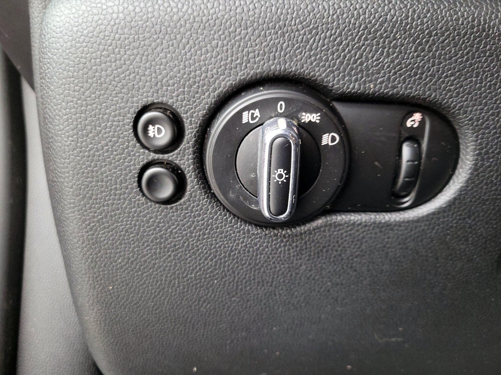 Thumbnail: 2018 MINI Cooper - 13