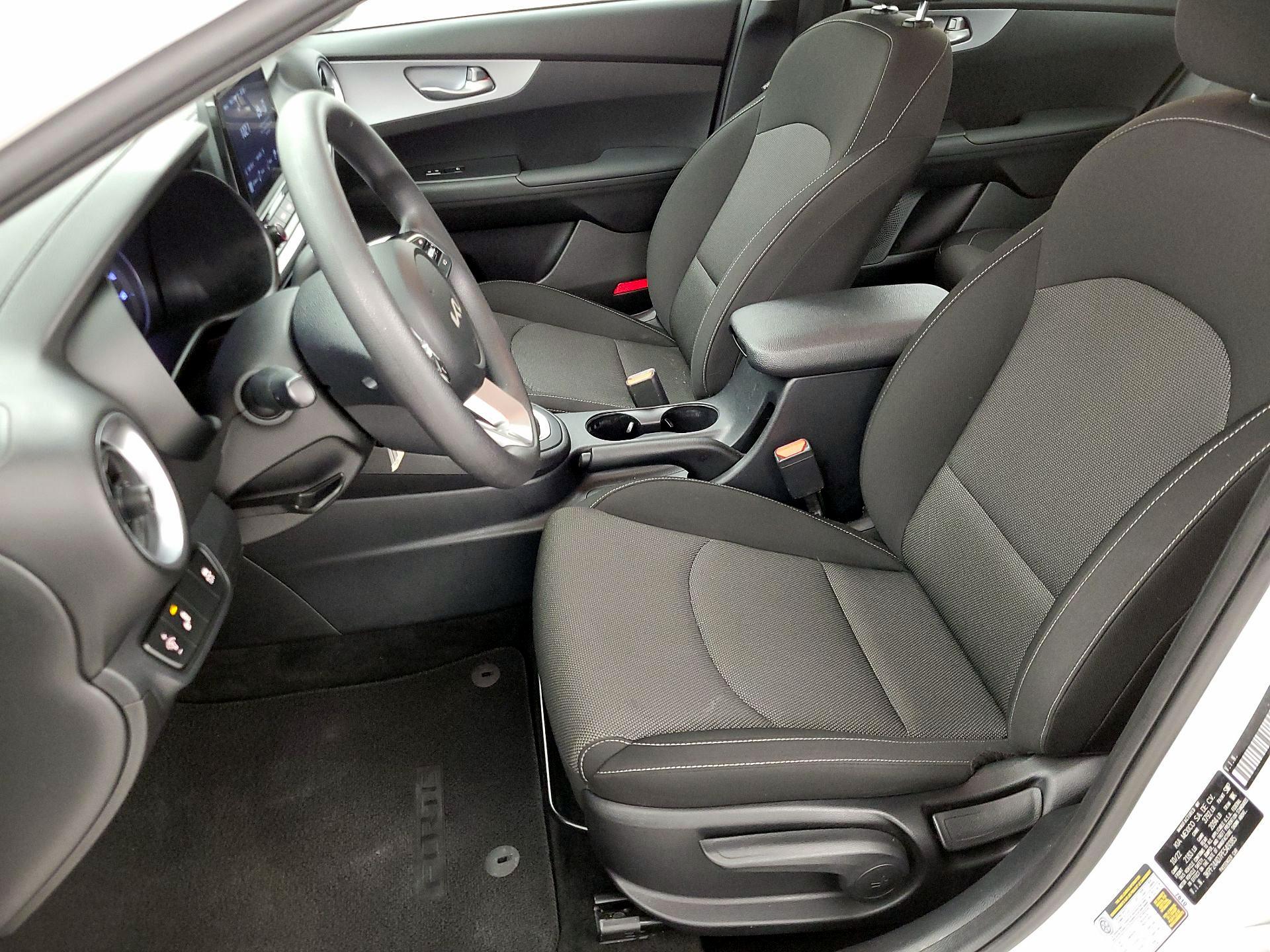 Thumbnail: 2023 Kia Forte - 11